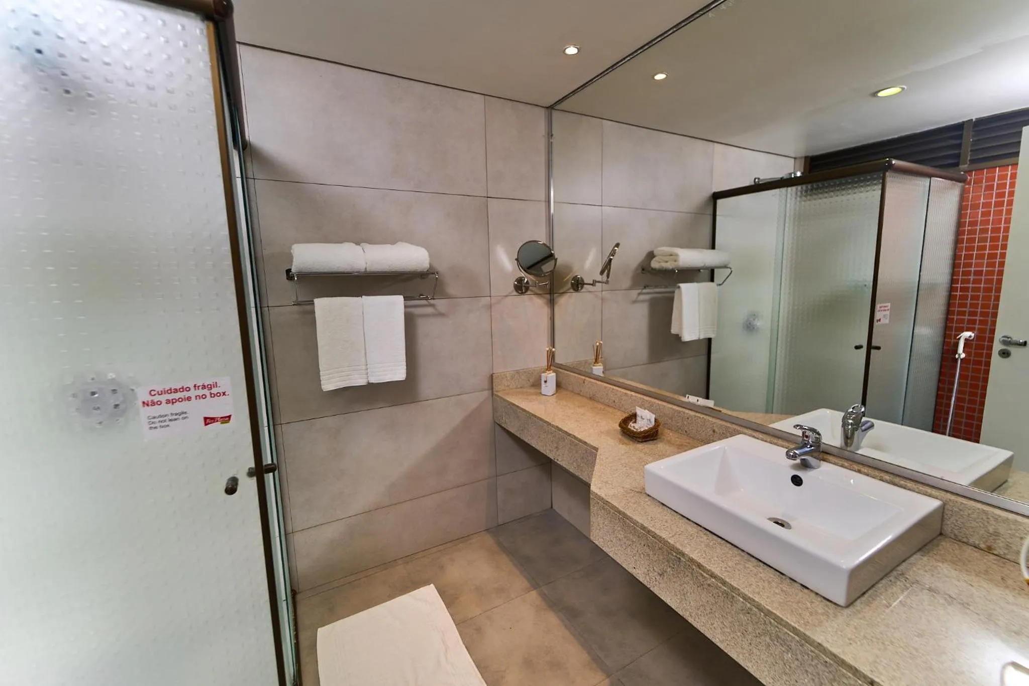 Bedroom in Foz Plaza Hotel