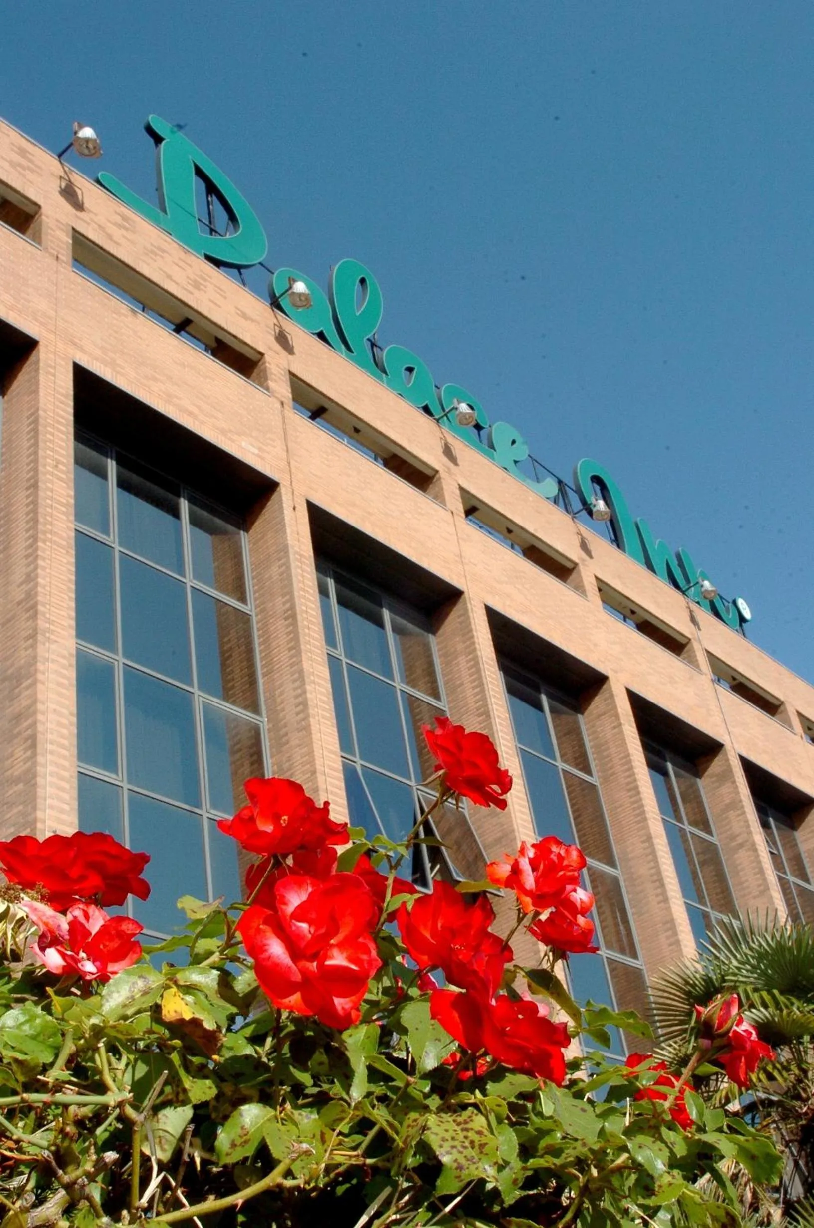 Facade/entrance in Palace Inn Rome Fiano
