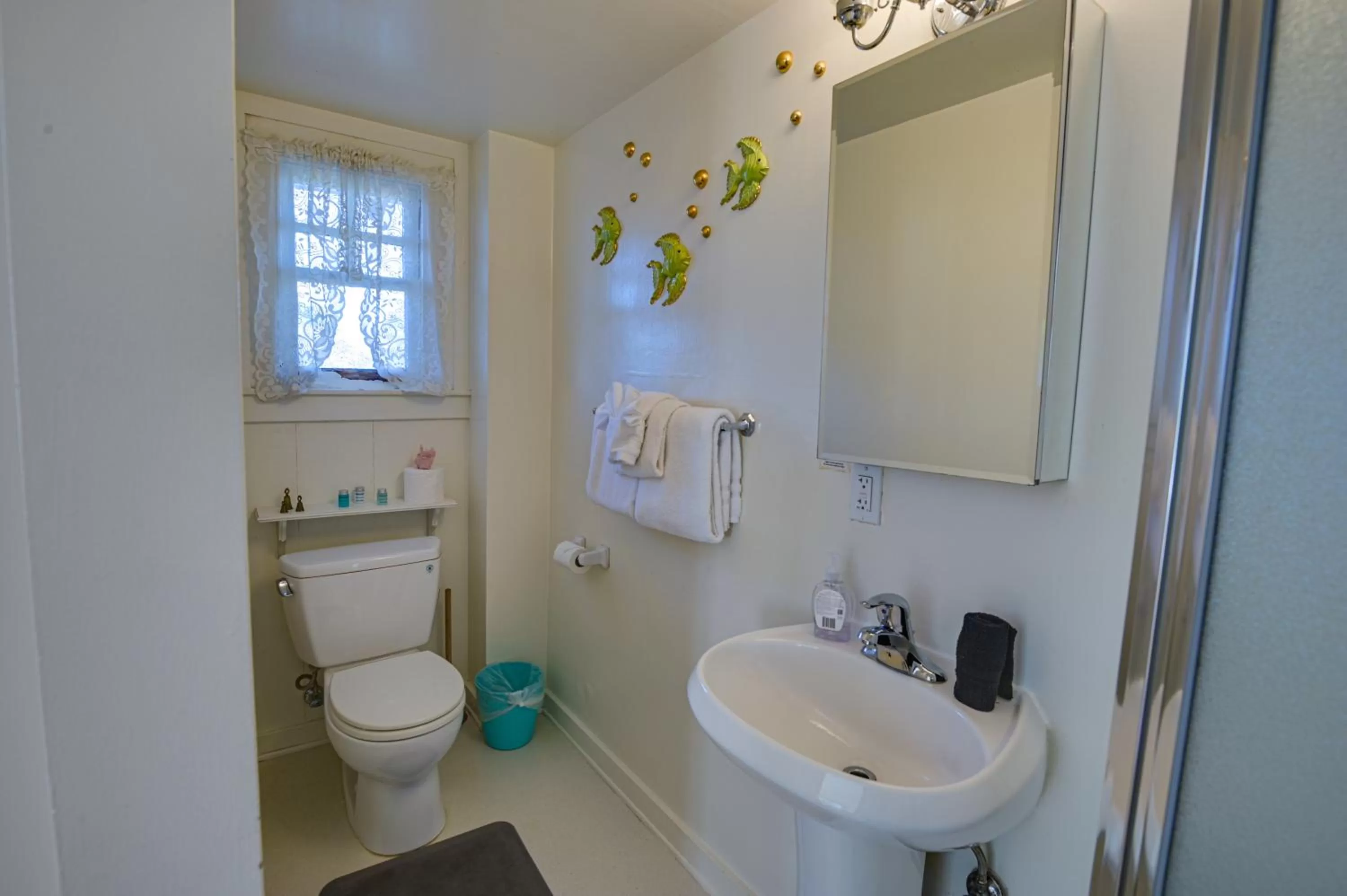 Toilet in The Captains Quarters