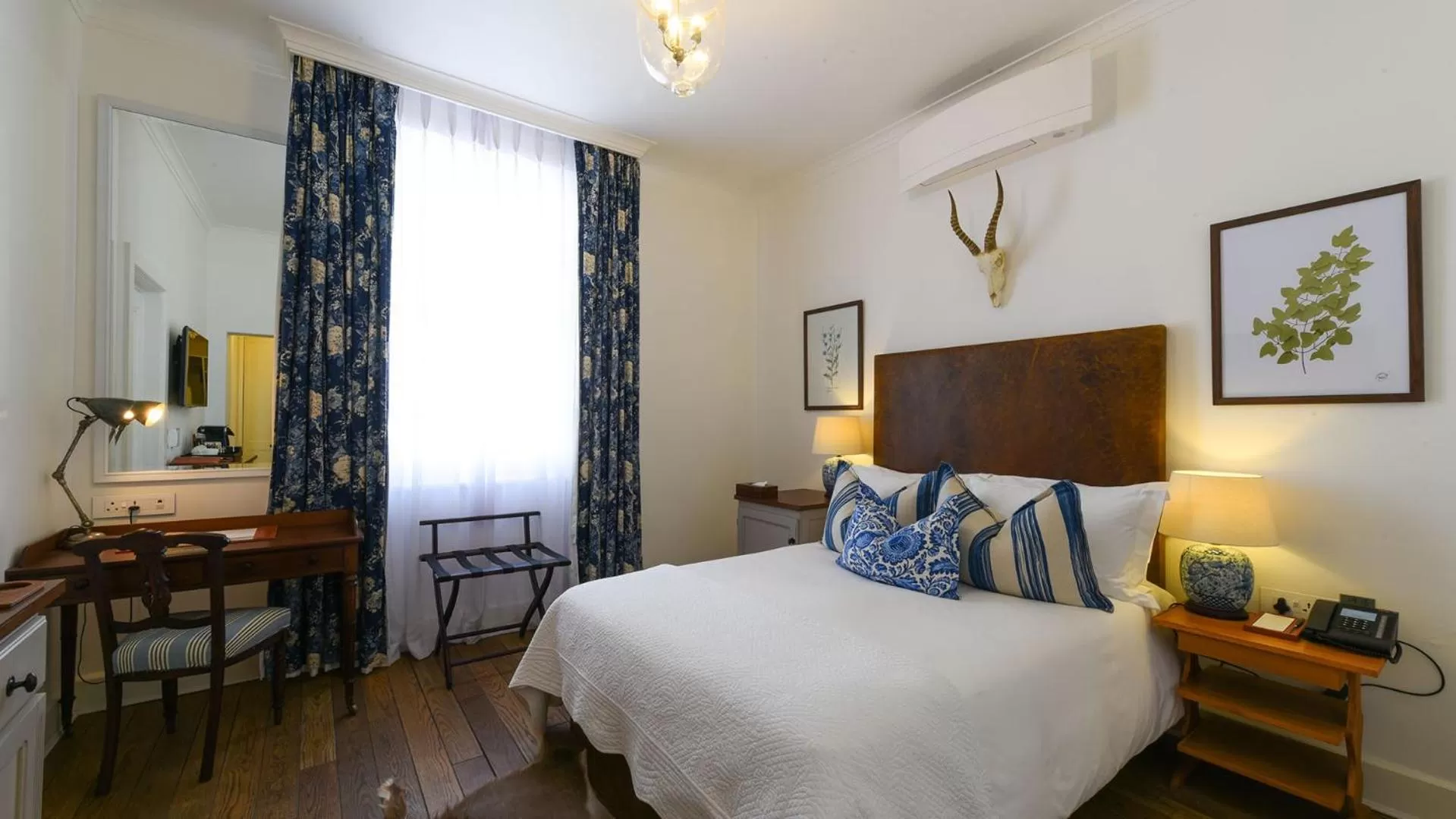 Bed in Drostdy Hotel