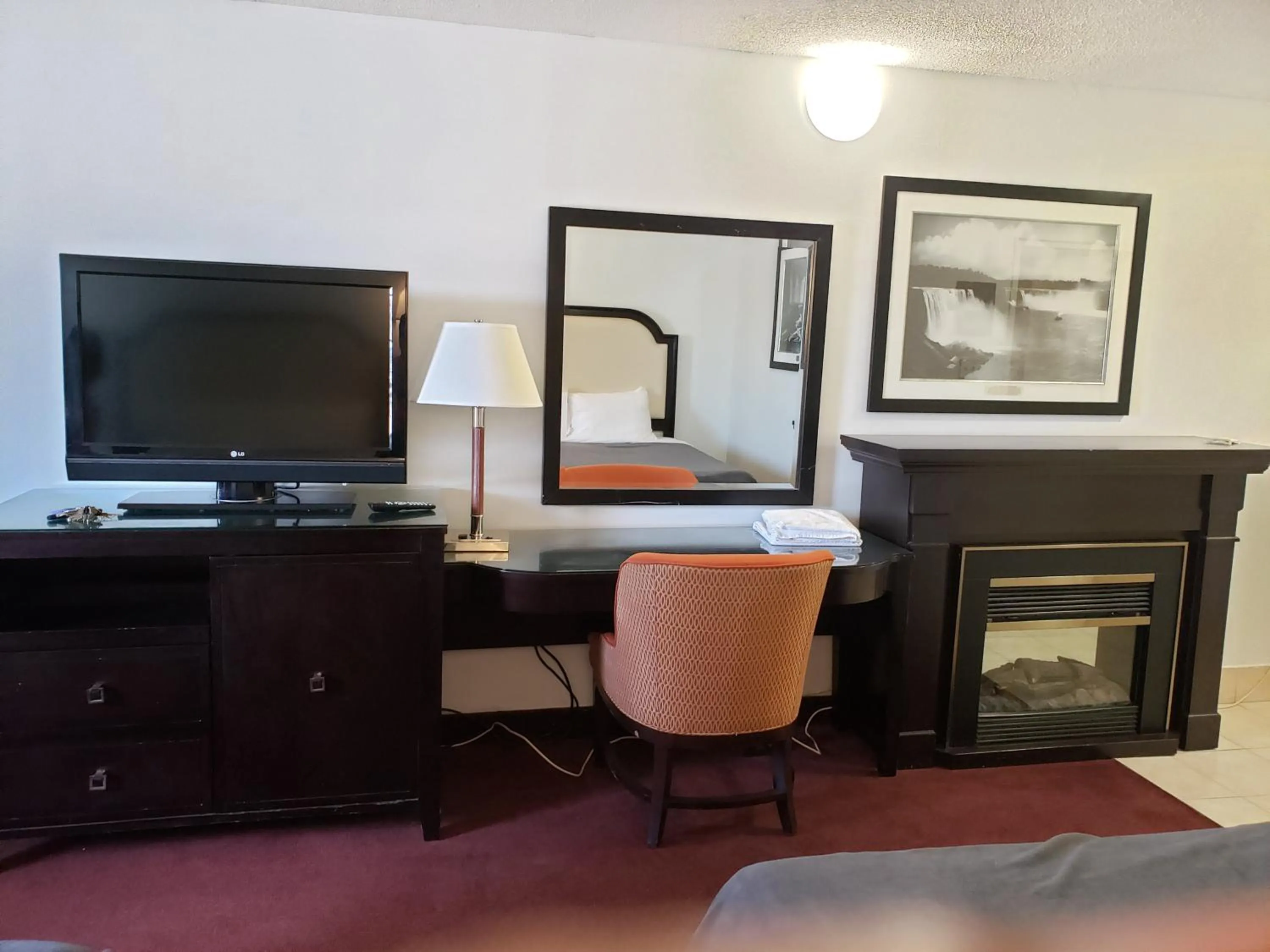 Niagara Falls Courtside Inn