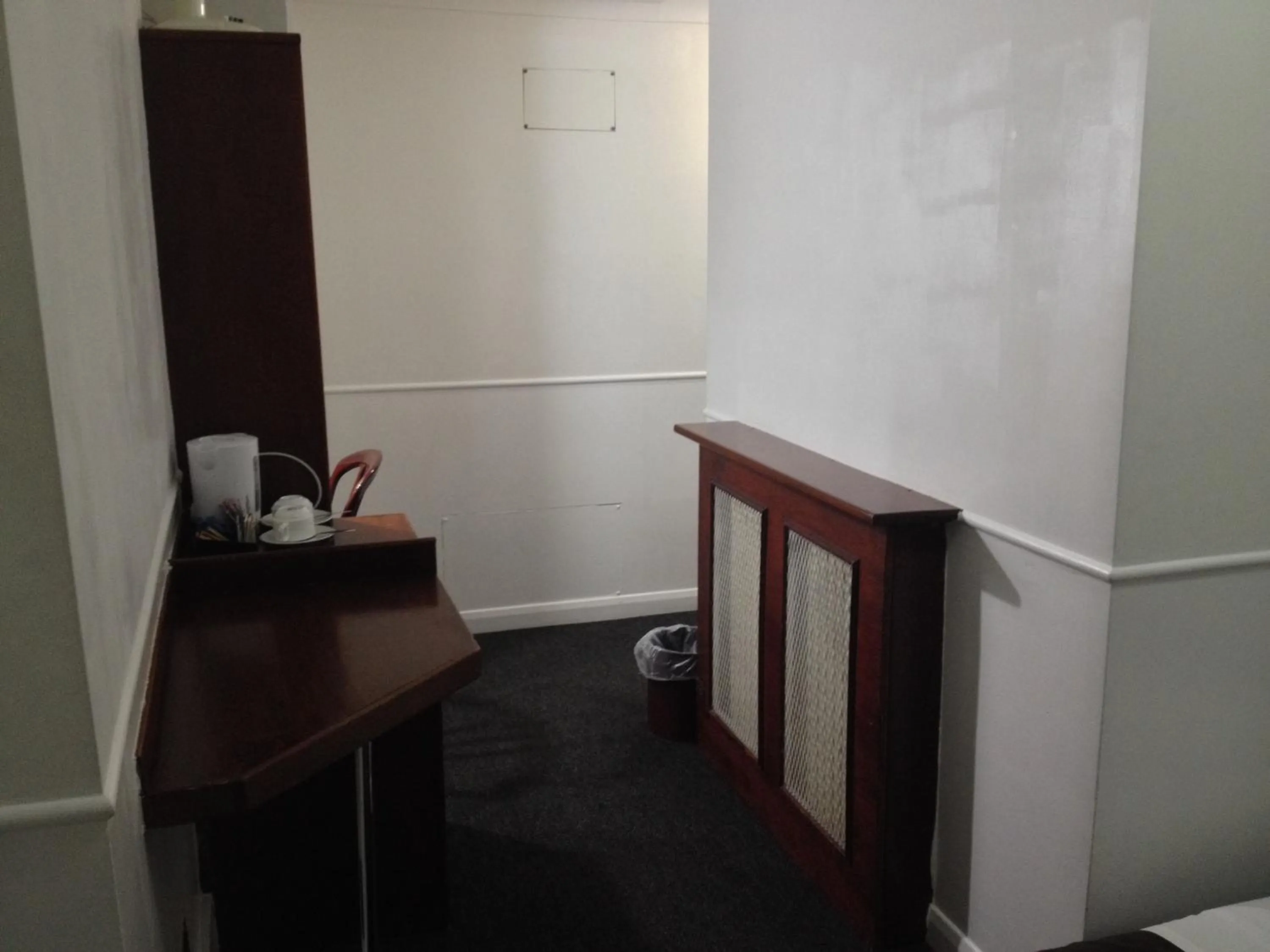 Coffee/tea facilities in London Continental Hotel