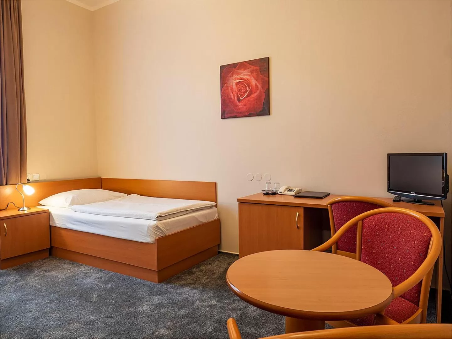 Photo of the whole room, Bed in Hotel Olympia Česká Lípa