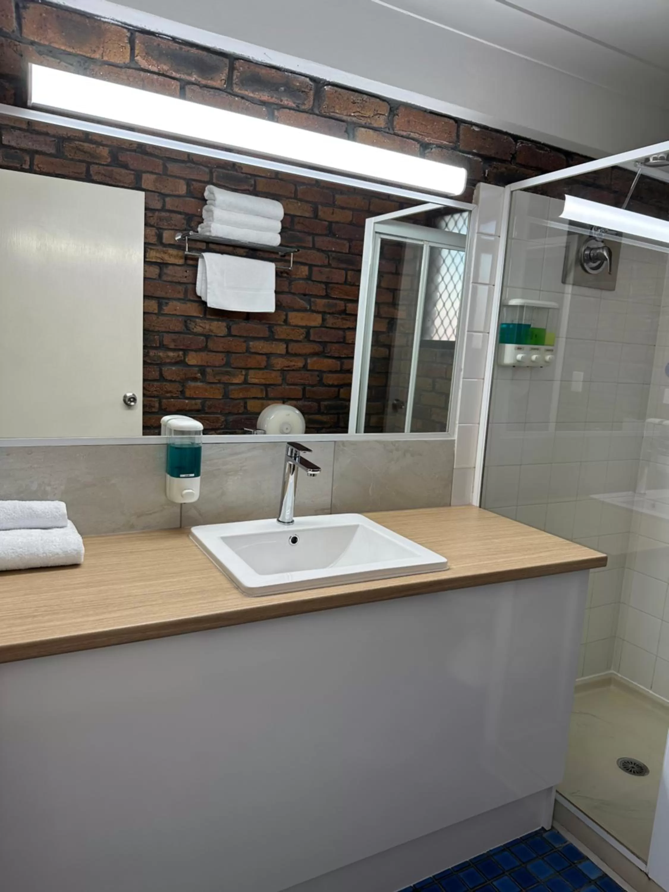 Bathroom in Logan City Motor Inn