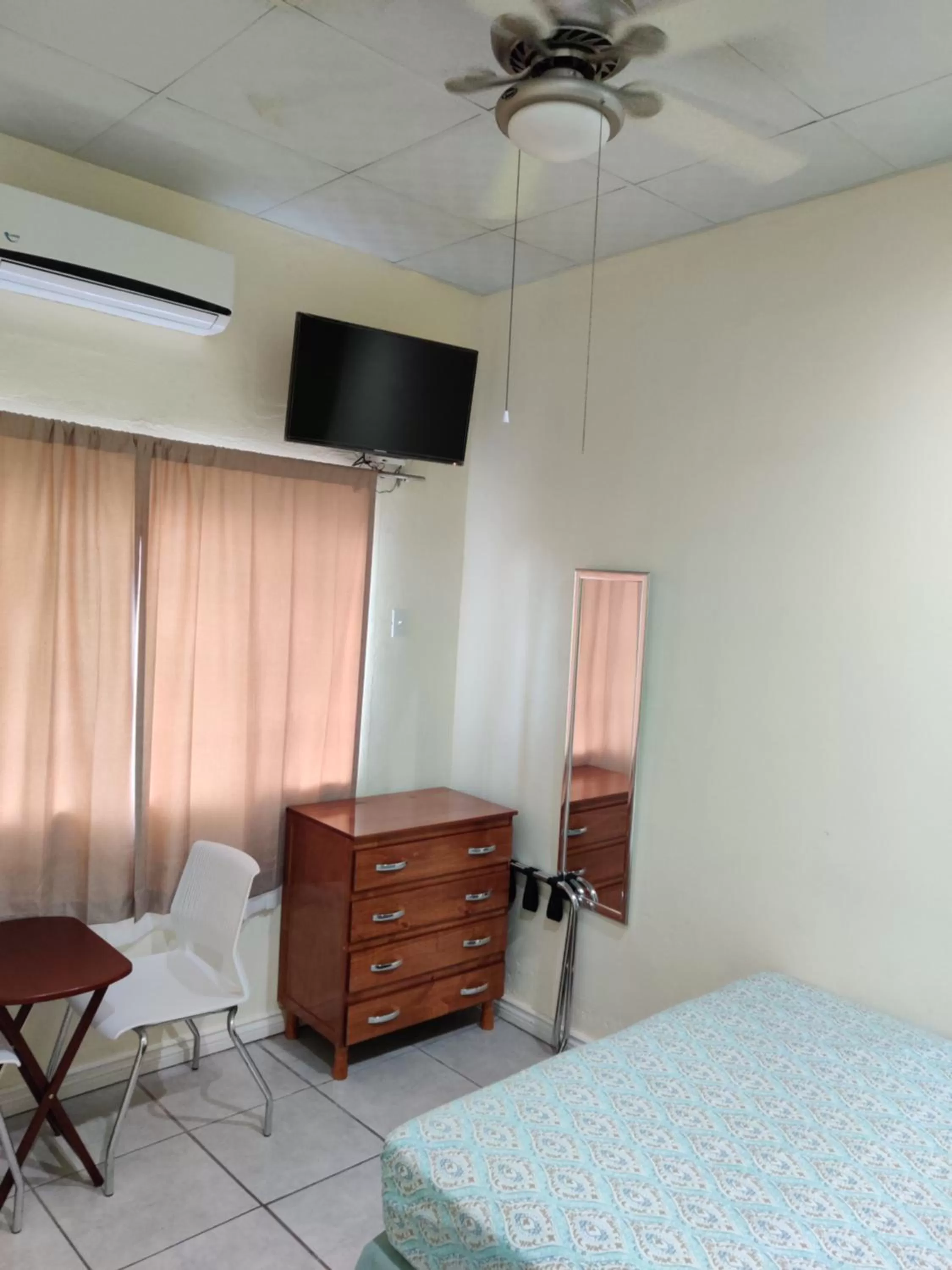 Bed in Woodbrook on the Avenue