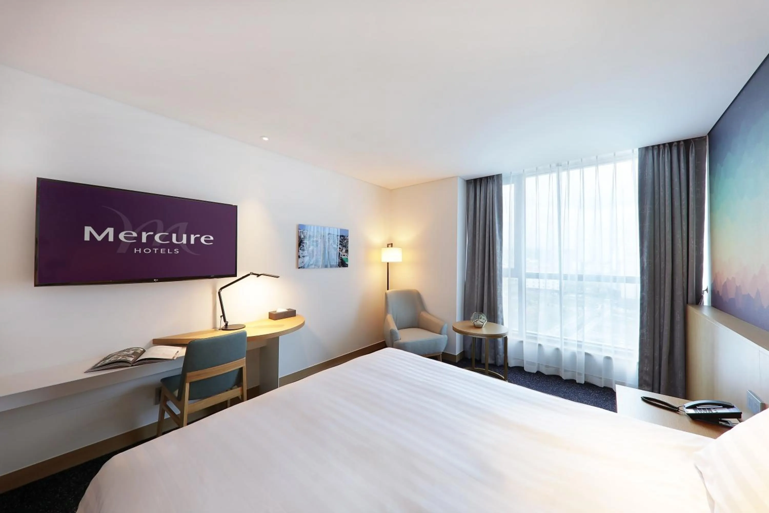 Photo of the whole room, Bed in Mercure Ambassador Ulsan