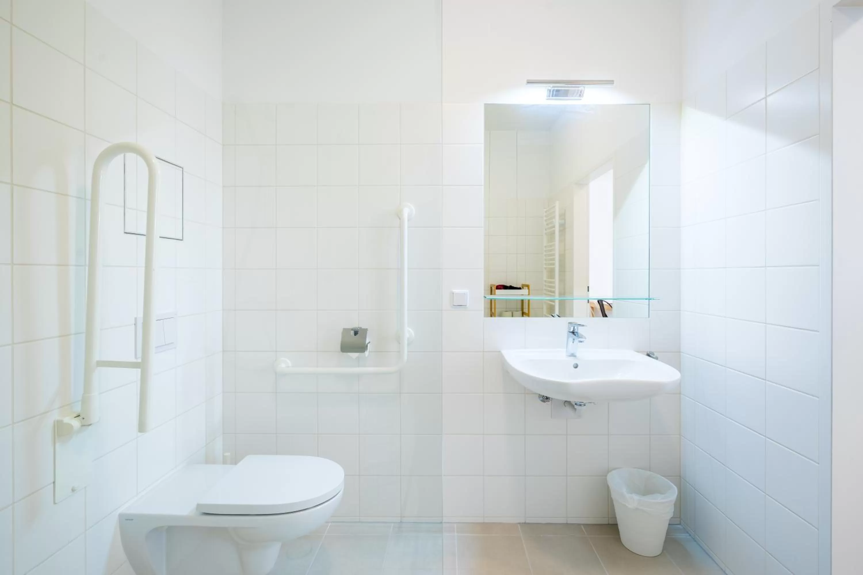 Toilet in FeelGood Apartments SmartLiving | contactless check-in