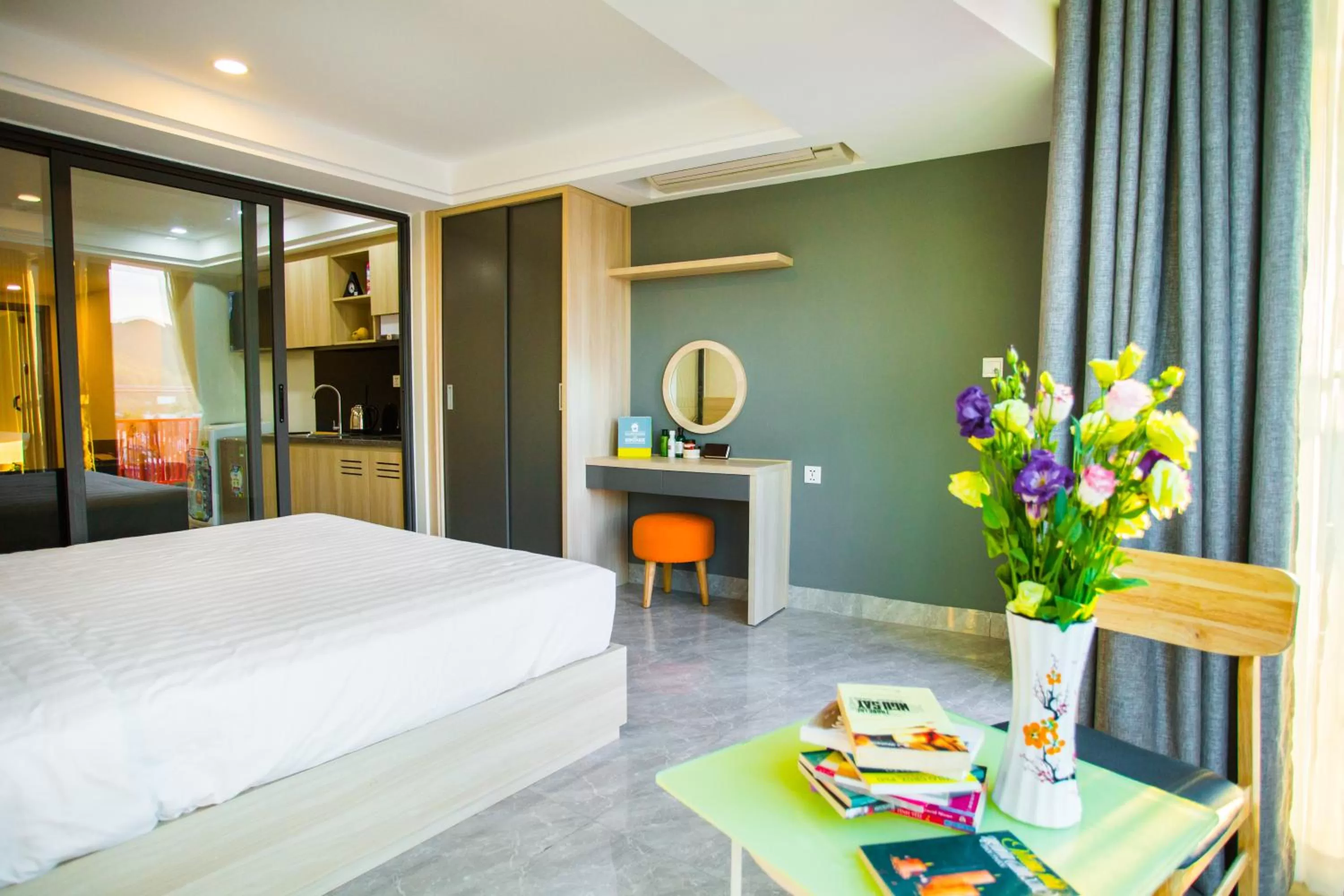 Moonlight Bay Hotel & Apartment