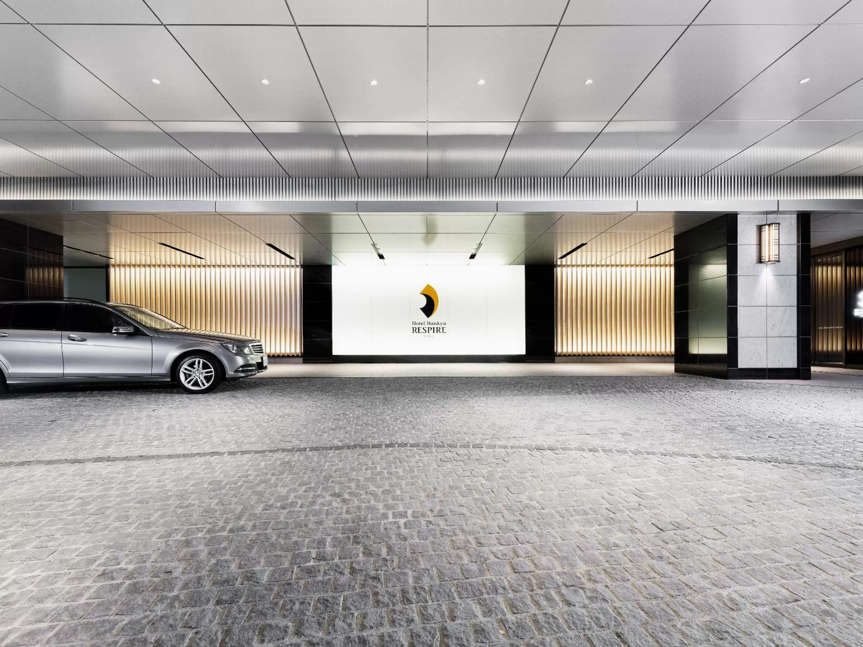 Facade/entrance in Hotel Hankyu RESPIRE OSAKA