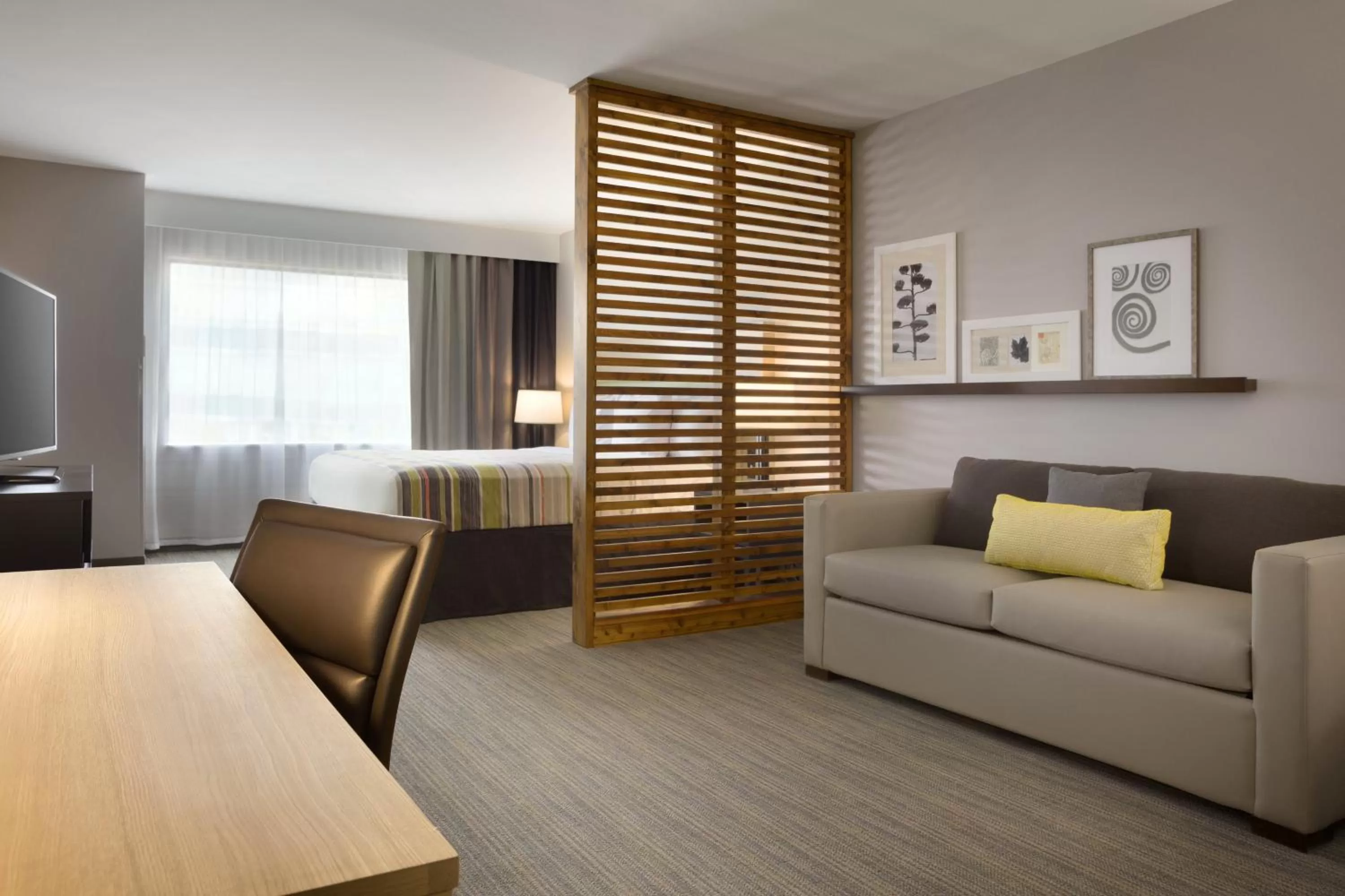 Photo of the whole room in Country Inn & Suites by Radisson Asheville River Arts District