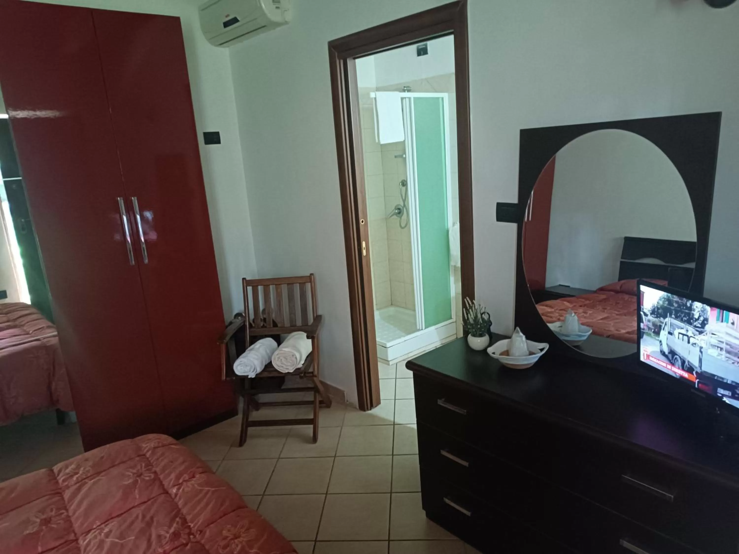 TV and multimedia, Bathroom in Villa Marano