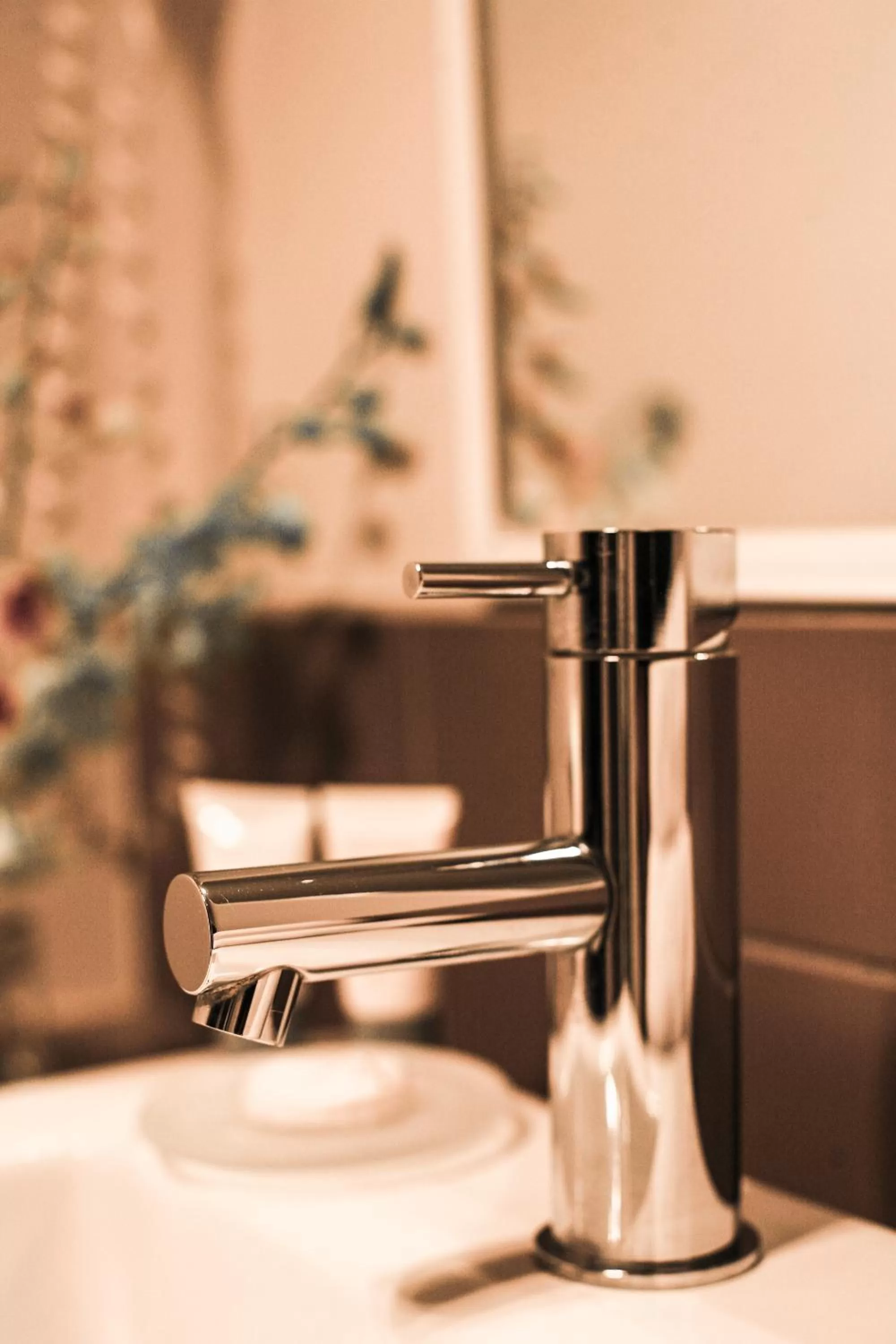 Bathroom in Central Hotel Hobart