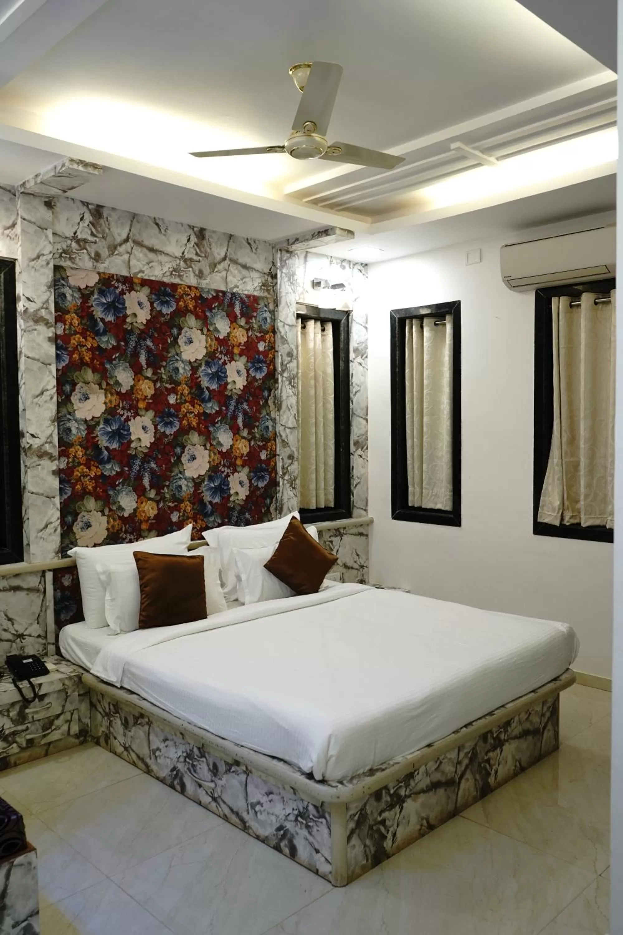 Bed in Jivanta Mahabaleshwar