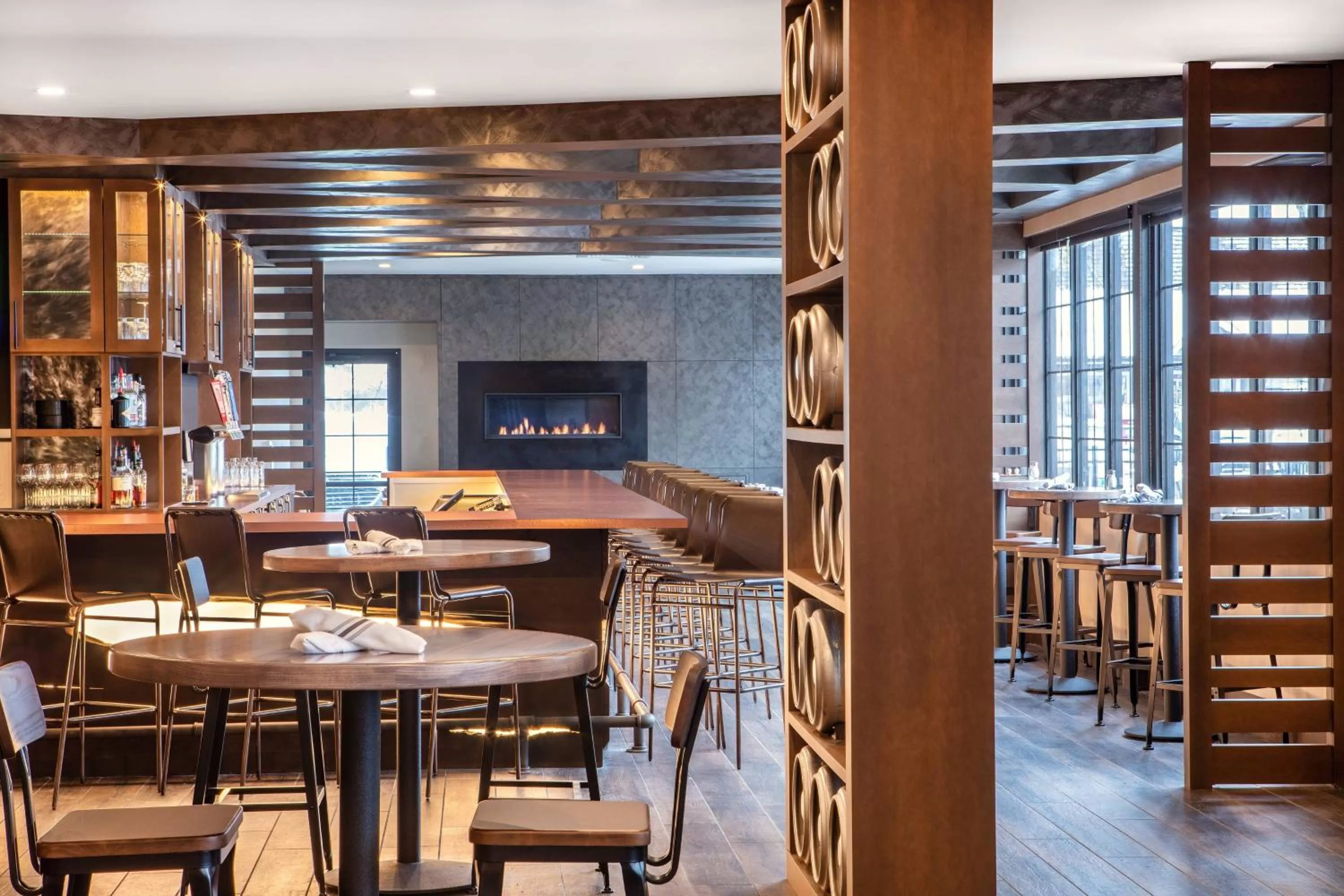 Lounge or bar in Delta Hotels by Marriott Burlington