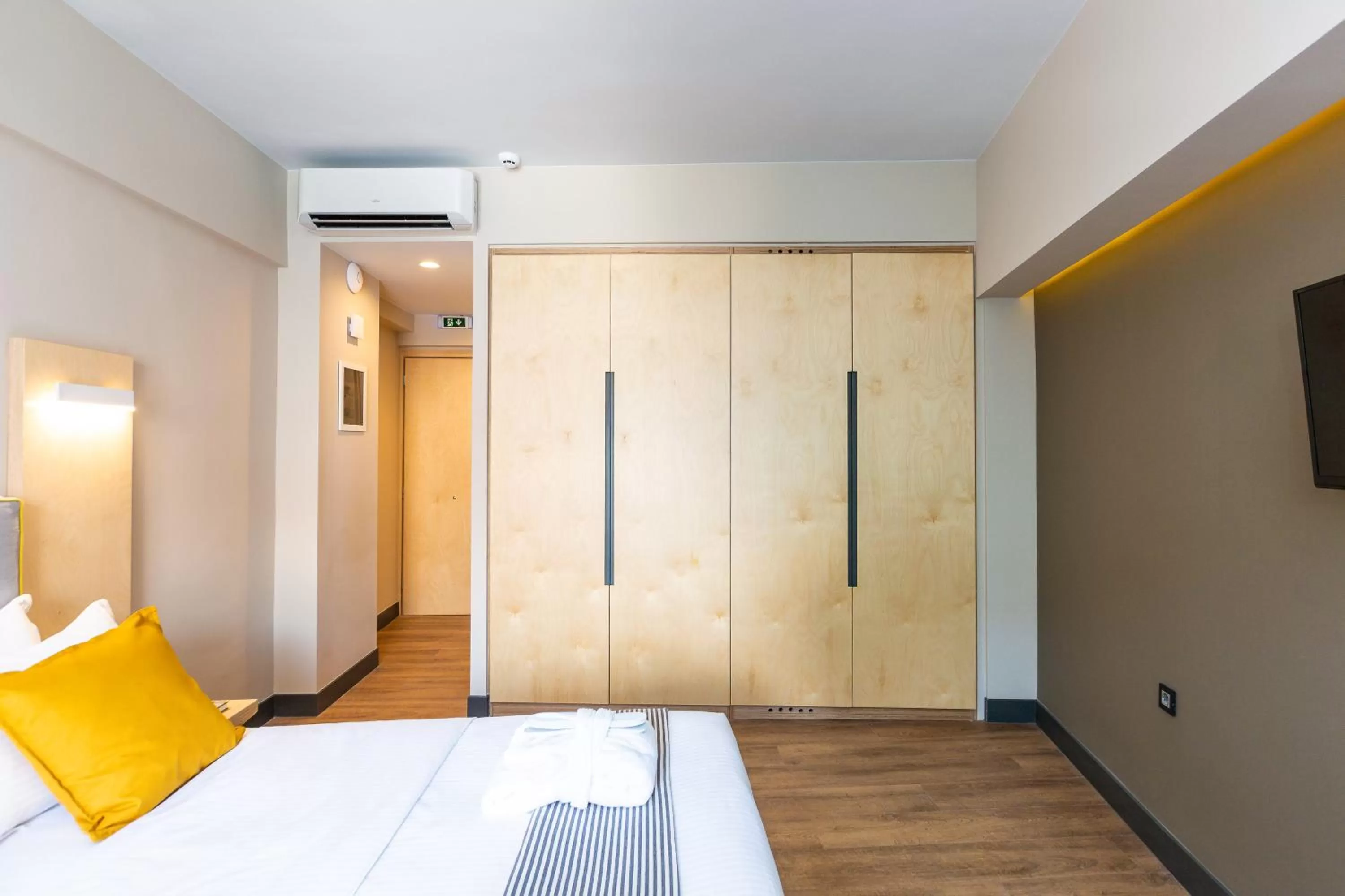 Photo of the whole room, Bed in St. Bjur Suites