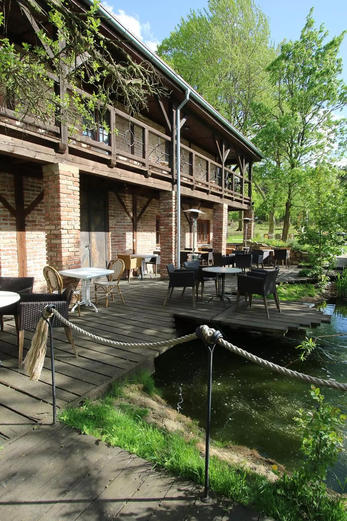 Restaurant/places to eat in Areal Botanika