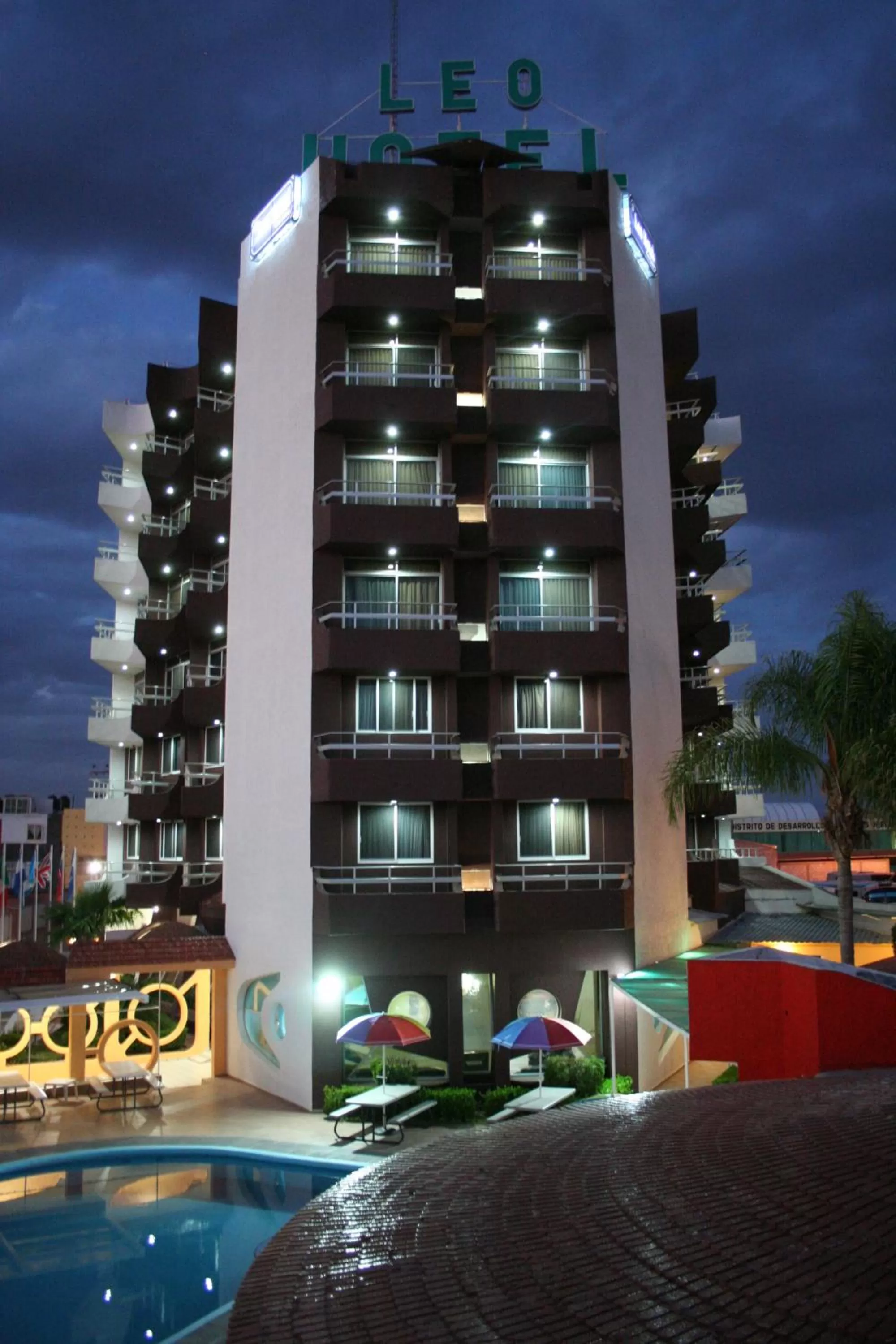 Facade/entrance in Leo Hotel