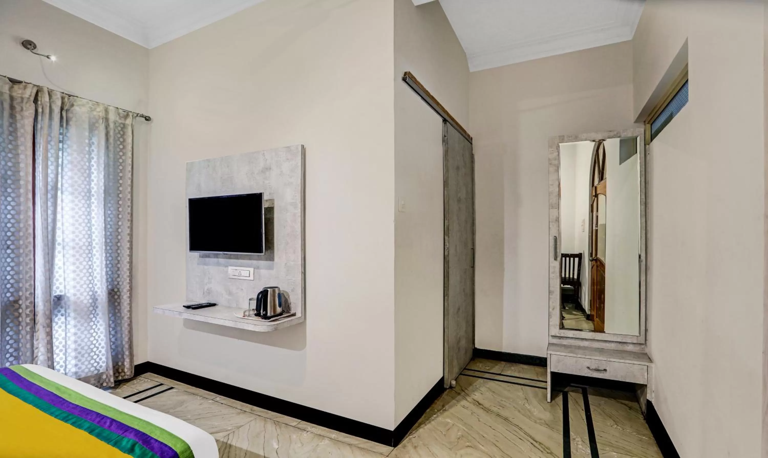 TV and multimedia, TV/Entertainment Center in Itsy By Treebo - Anurag Inn