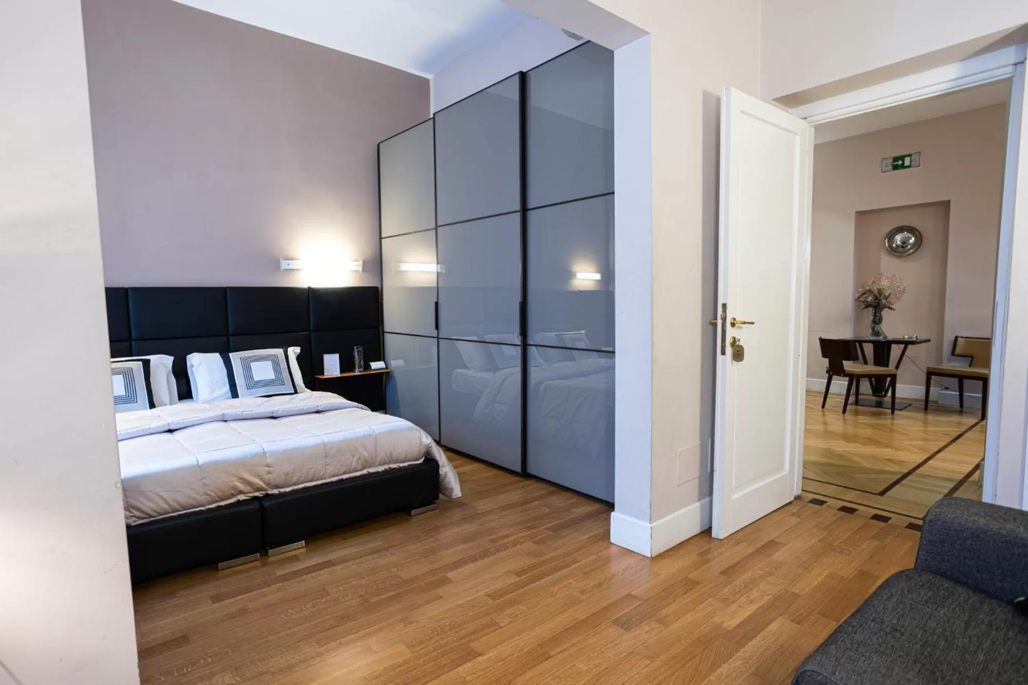 Bedroom, Bed in Cardilli Luxury Rooms