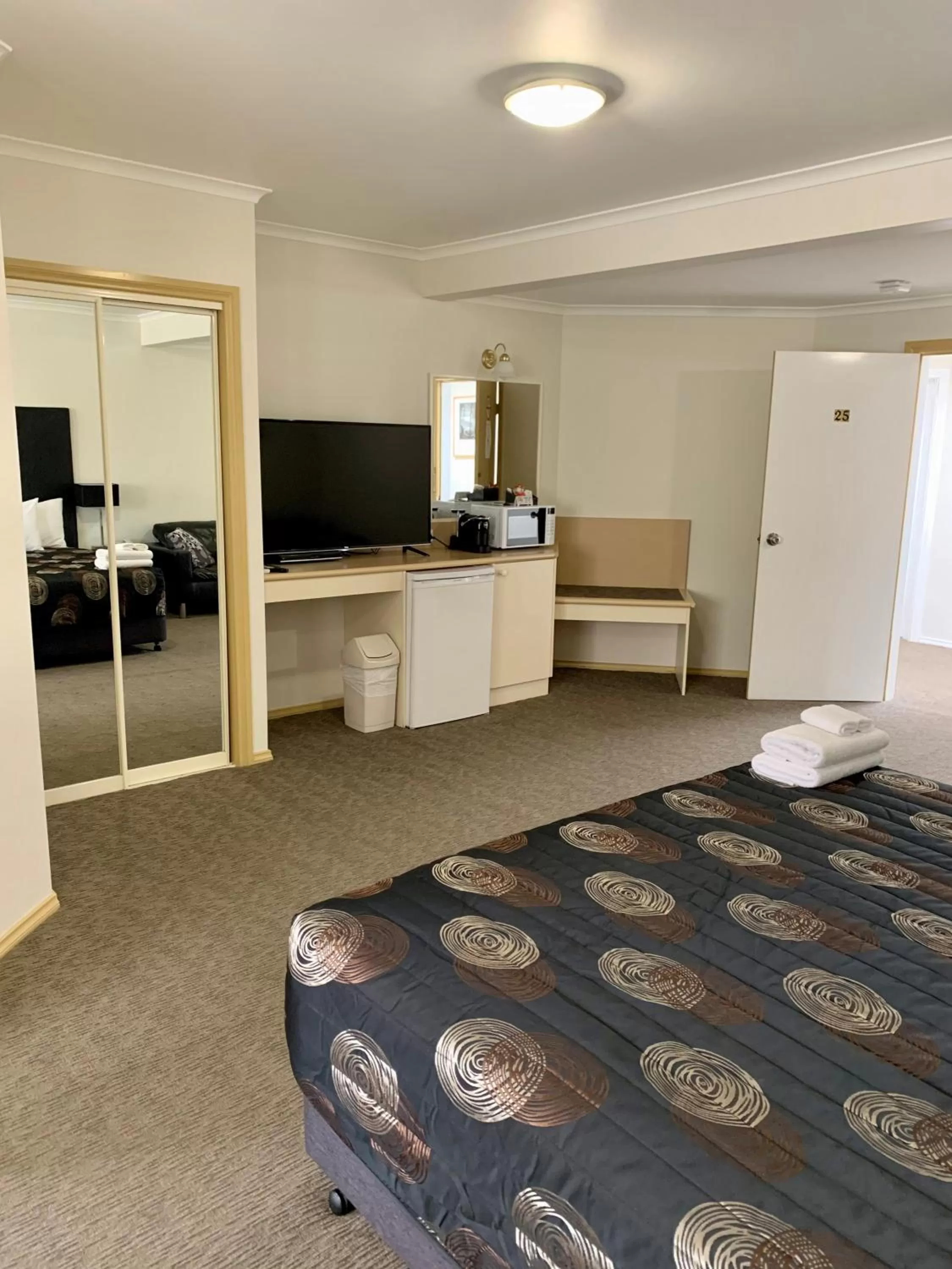 Bed in Seahorse Motel Cowes