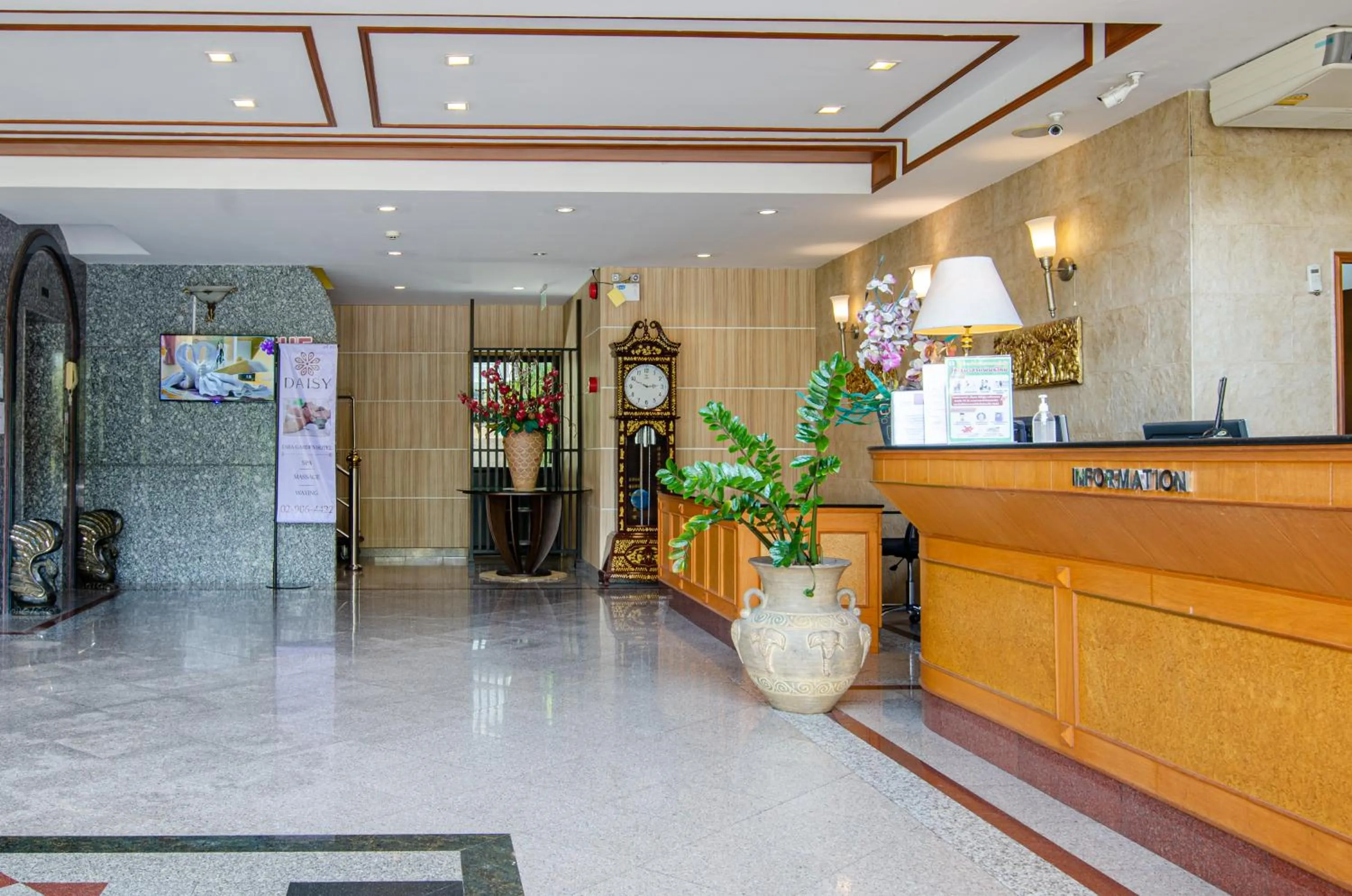 Lobby or reception in Grand Tara Garden Thai Hotel
