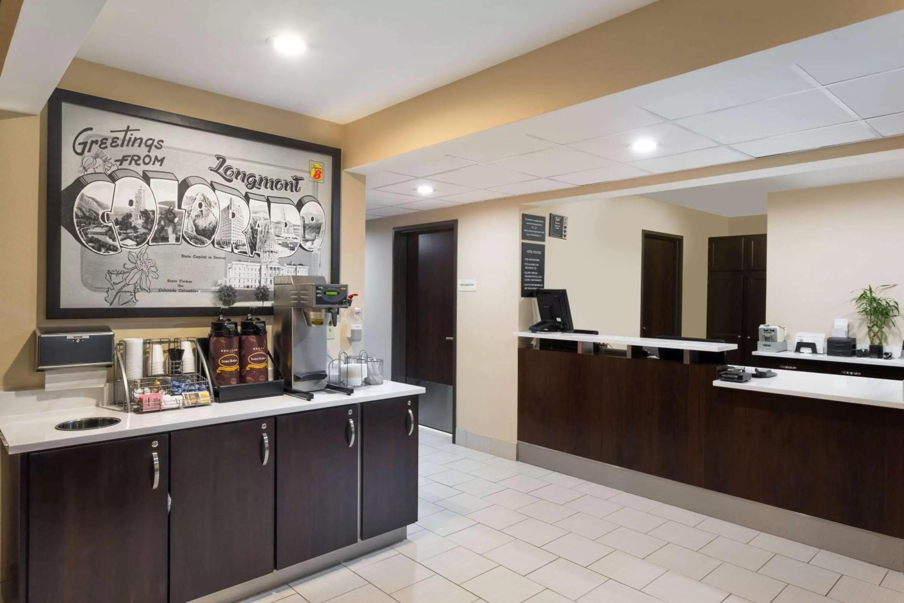 Lobby or reception in Super 8 by Wyndham Longmont/Twin Peaks