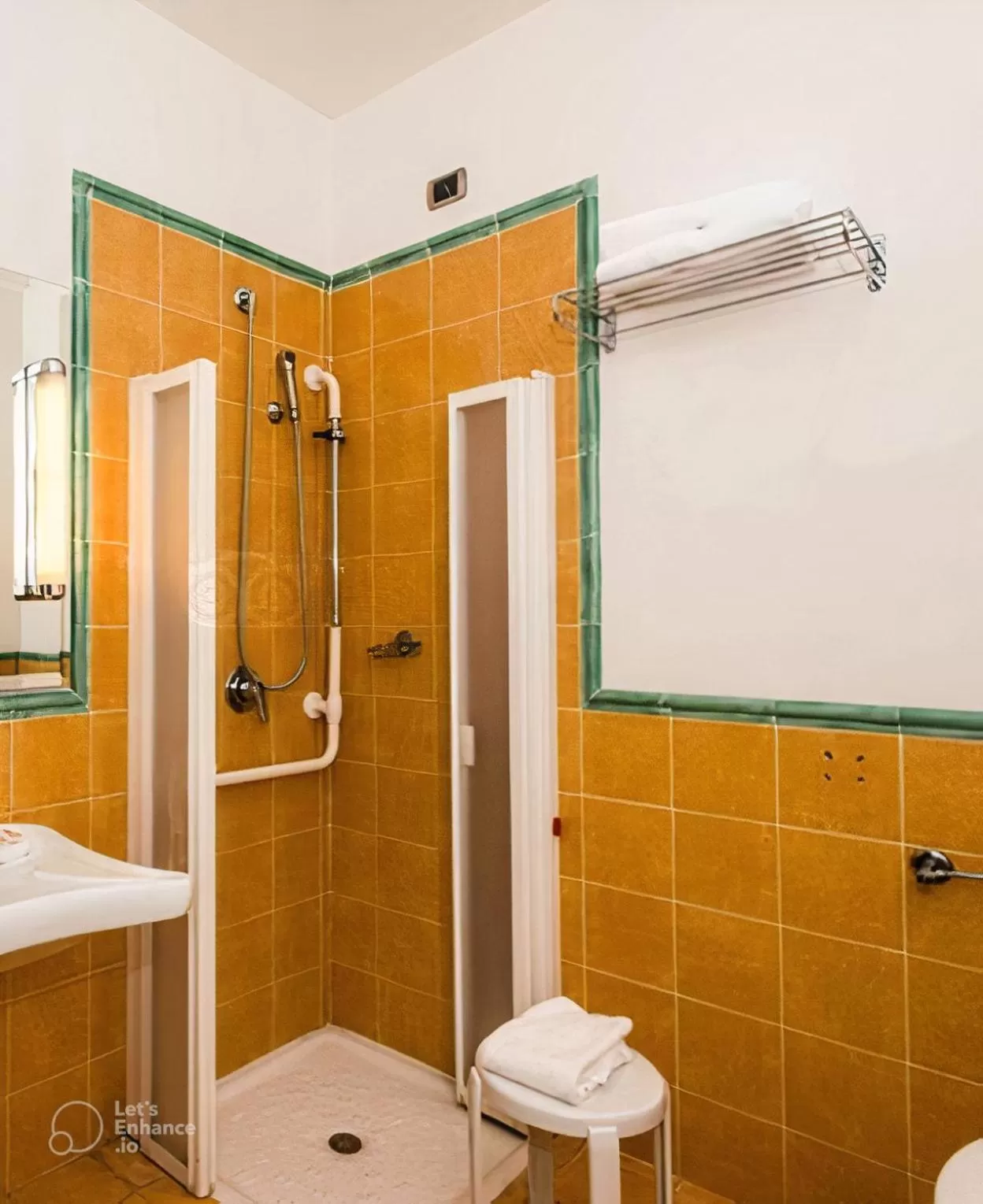 Shower in LH Hotel Lloyd Roma