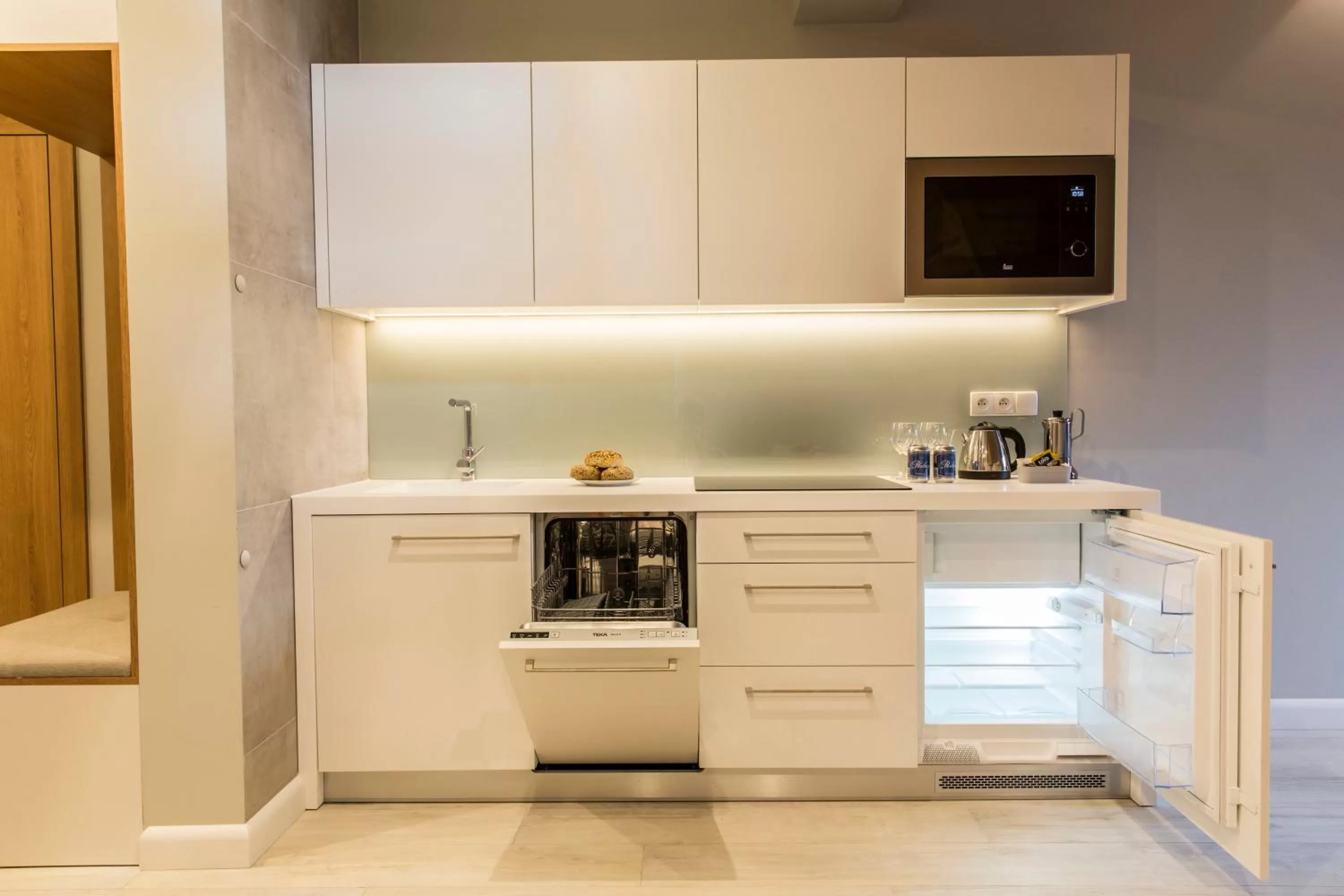 Kitchen or kitchenette in Royal Hill Residence
