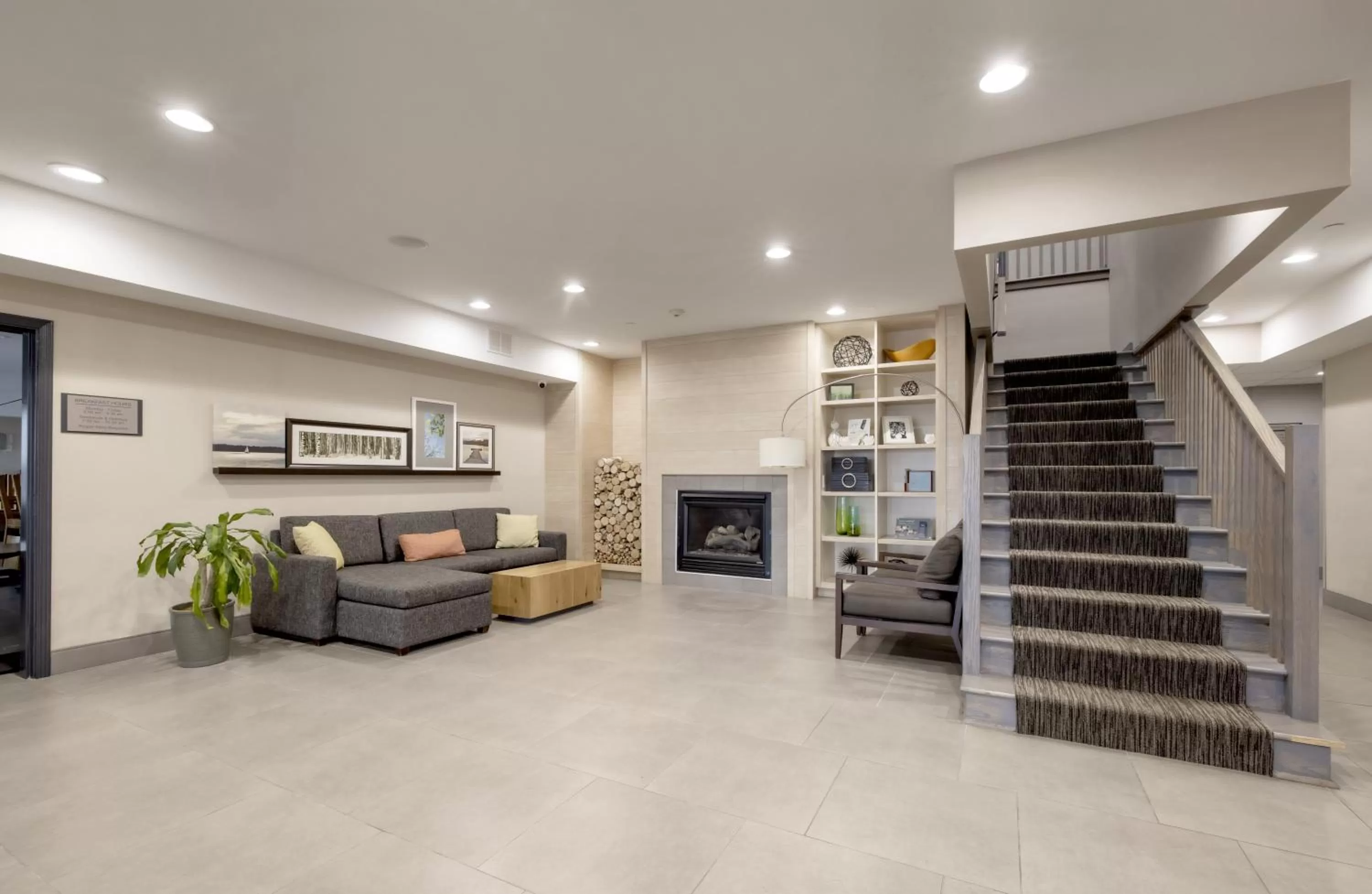 Lobby or reception in Country Inn & Suites by Radisson, Tinley Park, IL