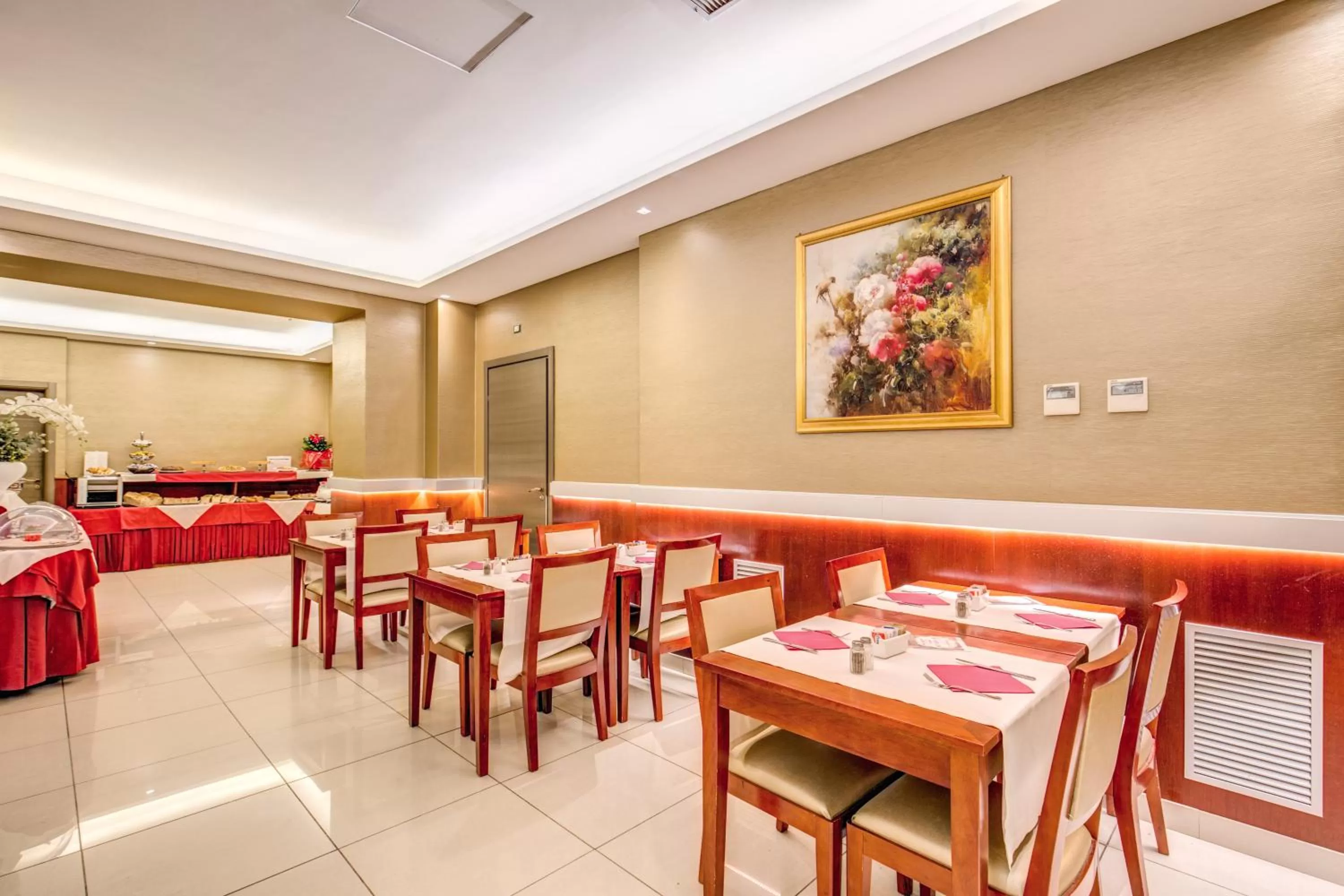 Restaurant/places to eat in Augusta Lucilla Palace