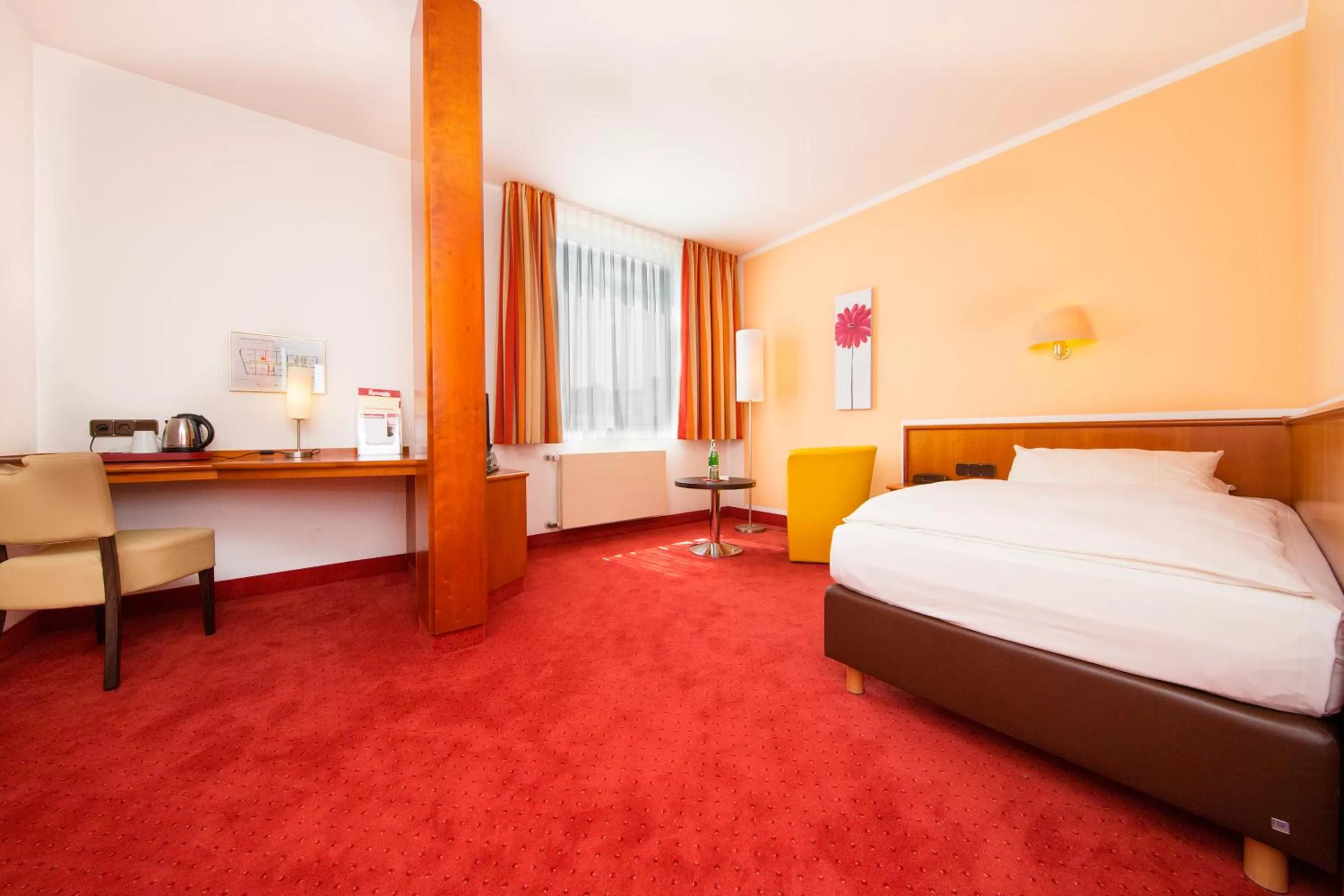 Photo of the whole room, Bed in Montana Hotel Mönchengladbach