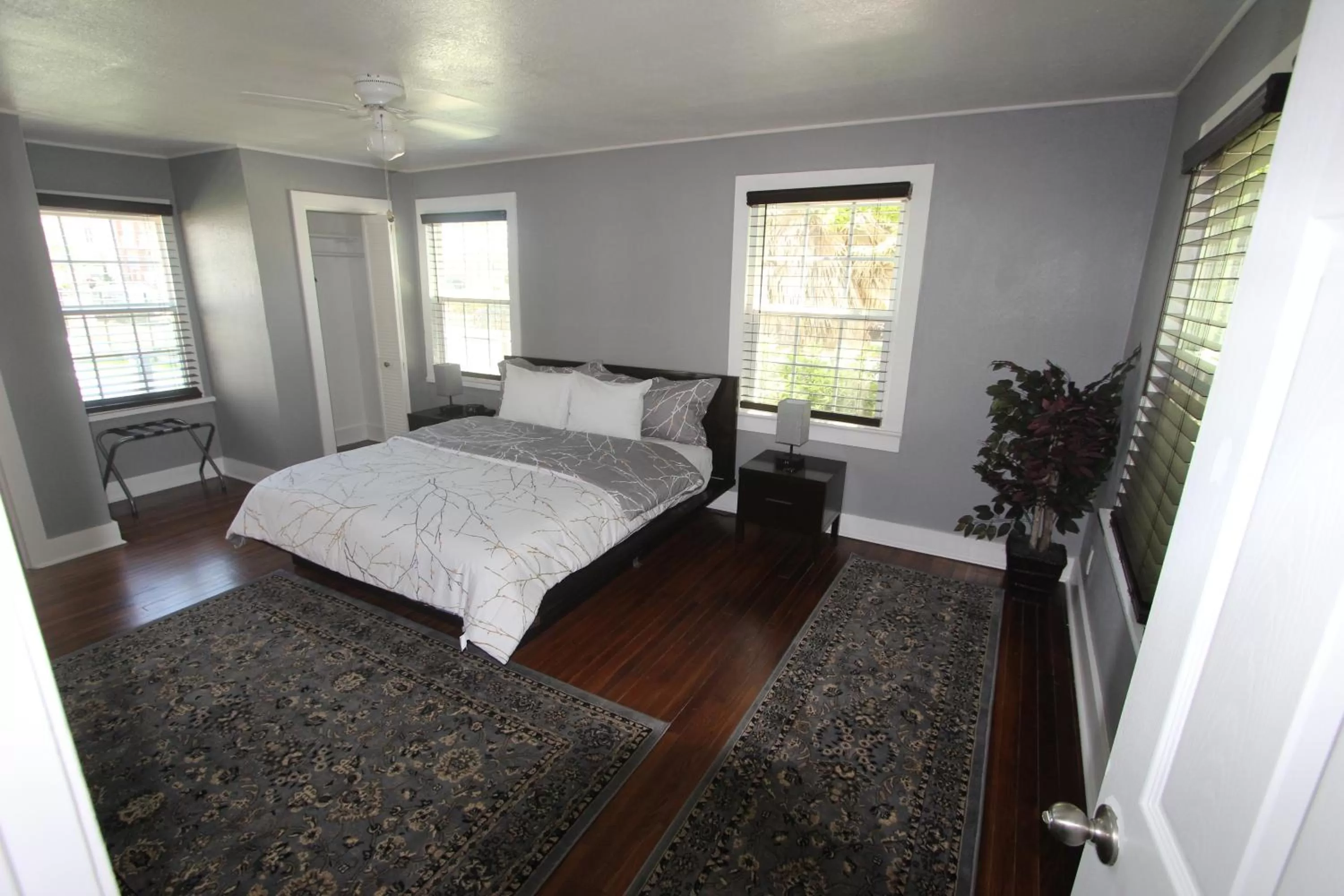 Bedroom, Bed in The George Manor