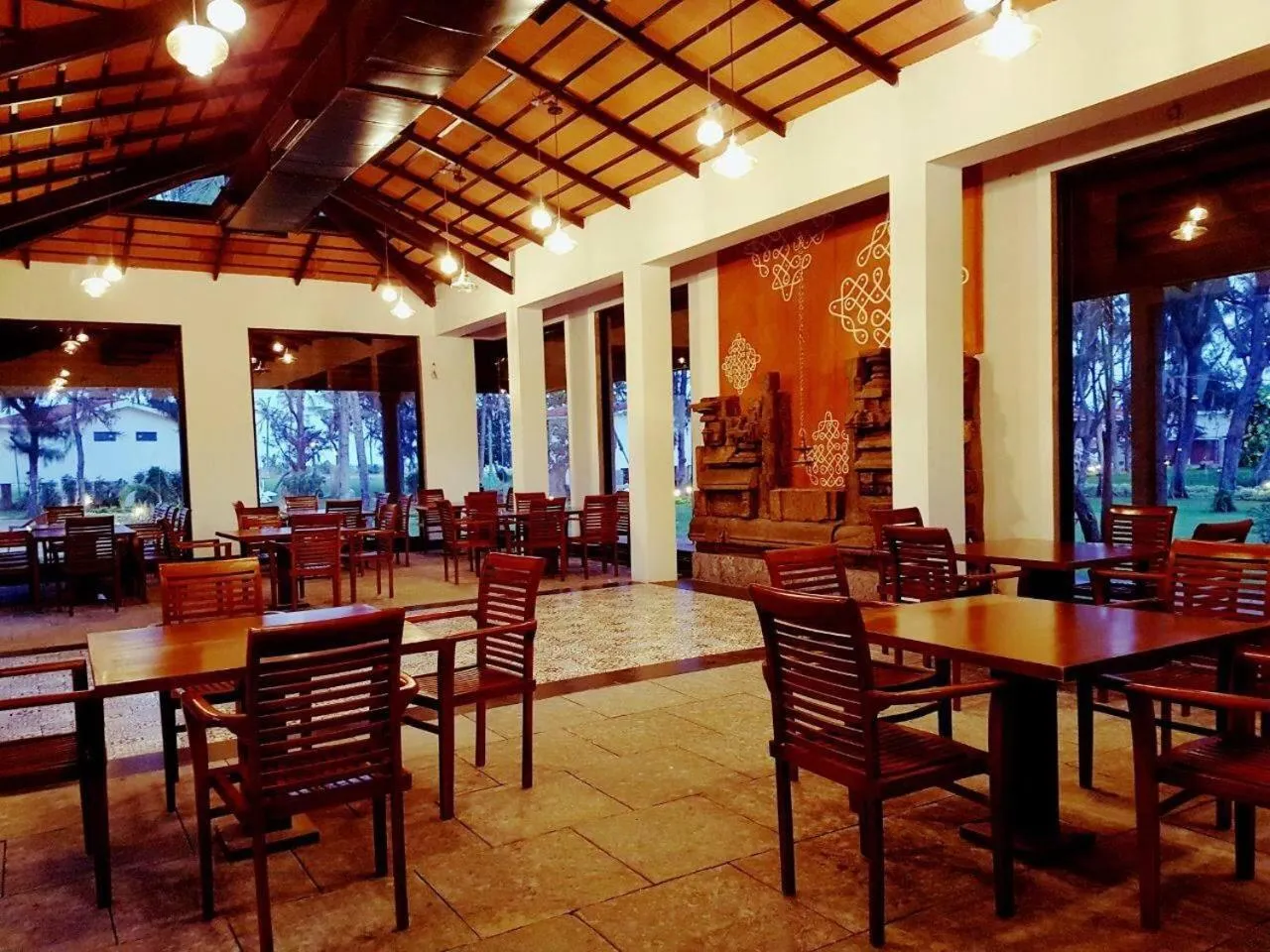 Restaurant/places to eat in Vgp Golden Beach Resort