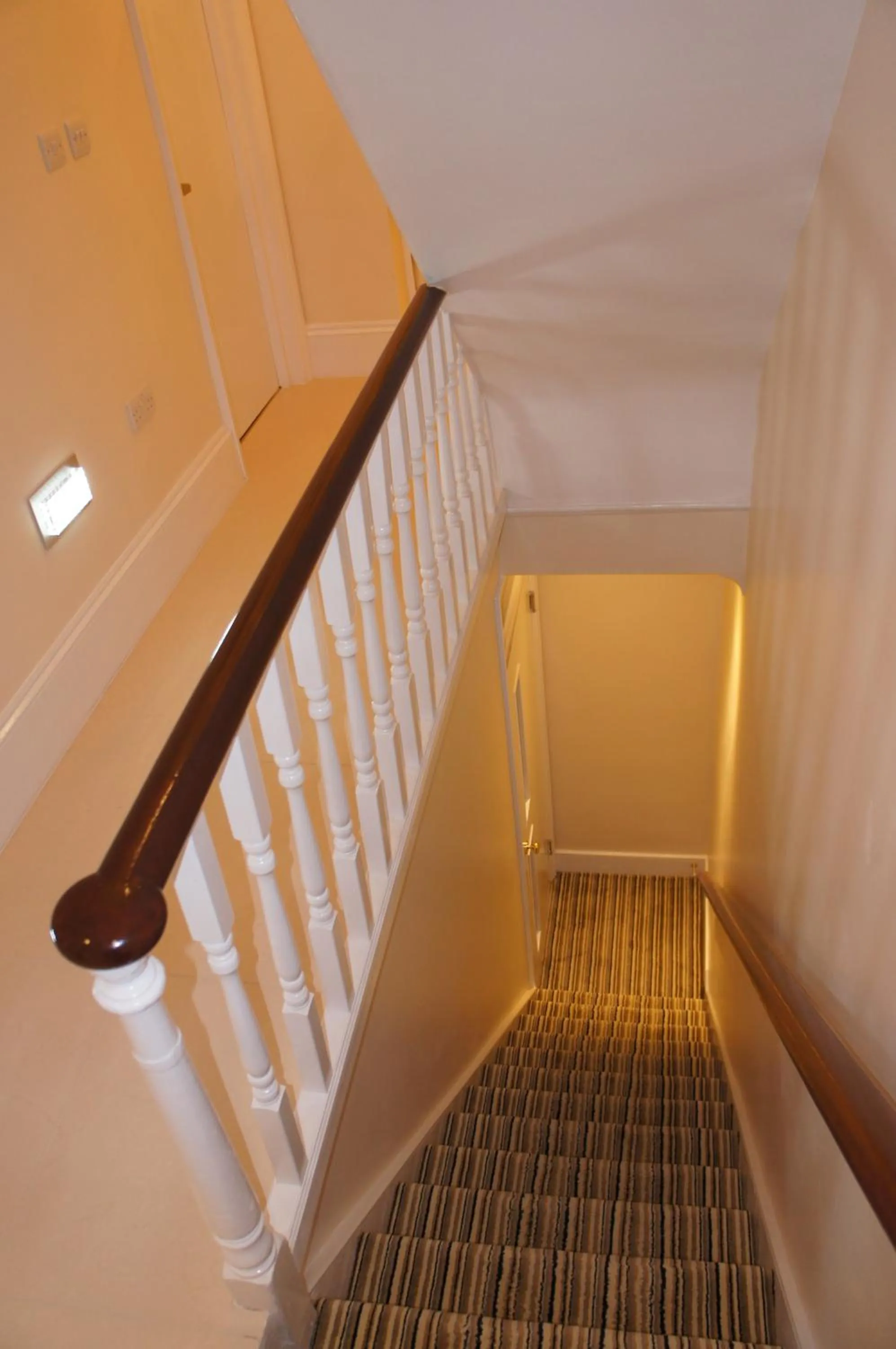 Lobby or reception in Sapphire Hotel London