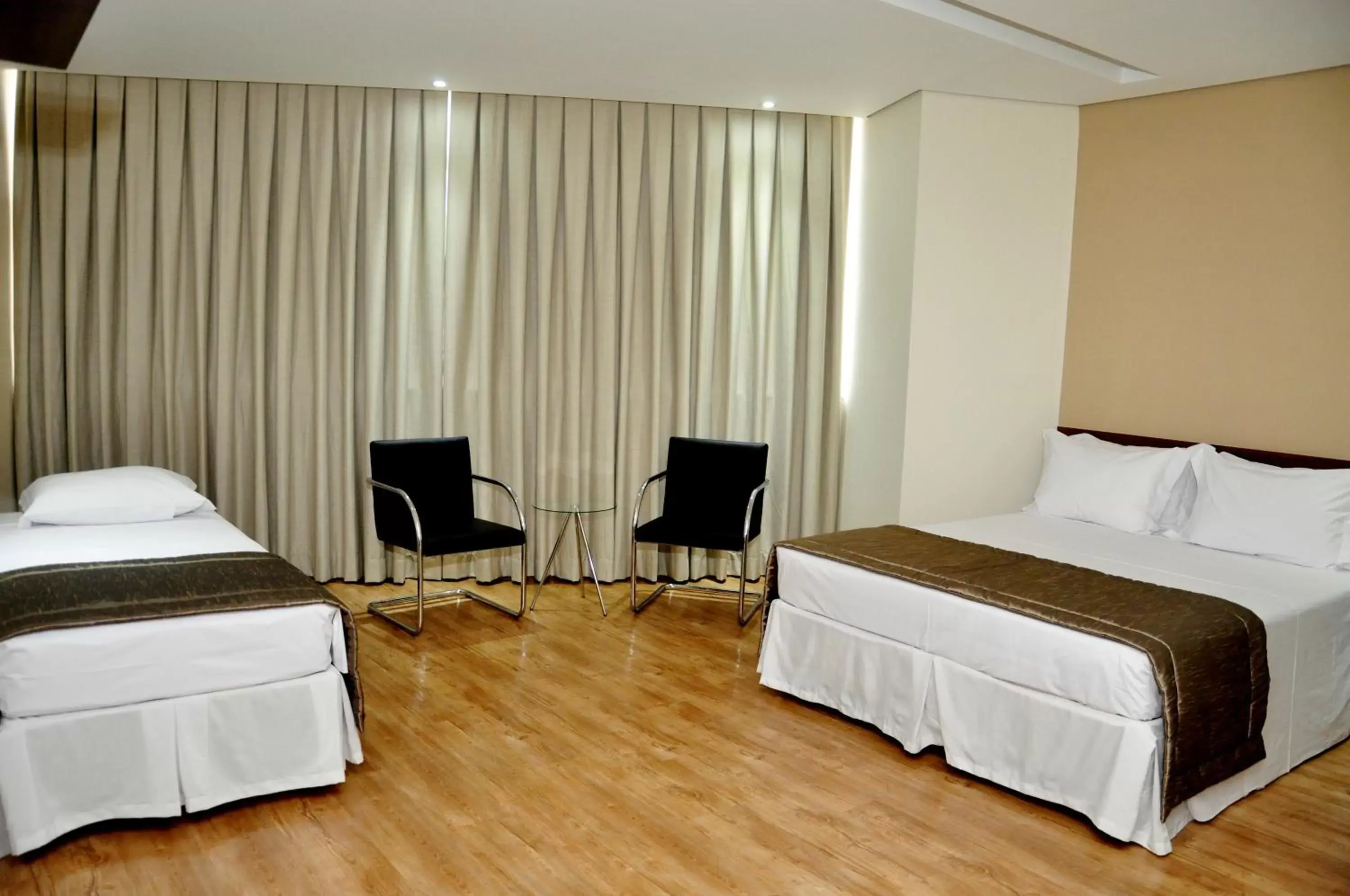 Standard Triple Room in Hotel Mohave Standard Triple Room in Hotel Mohave