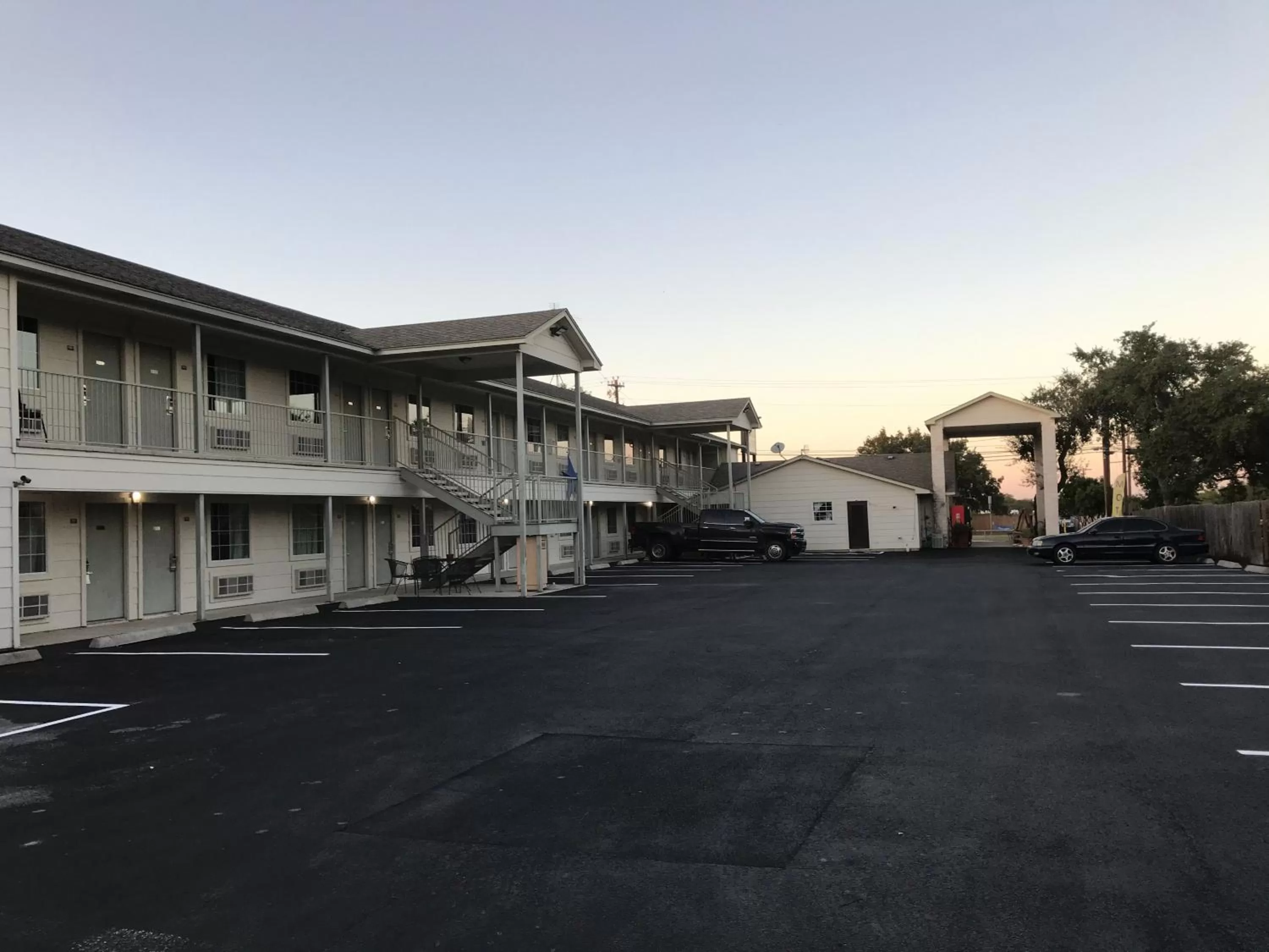 Property building in Cedar Creek Inn