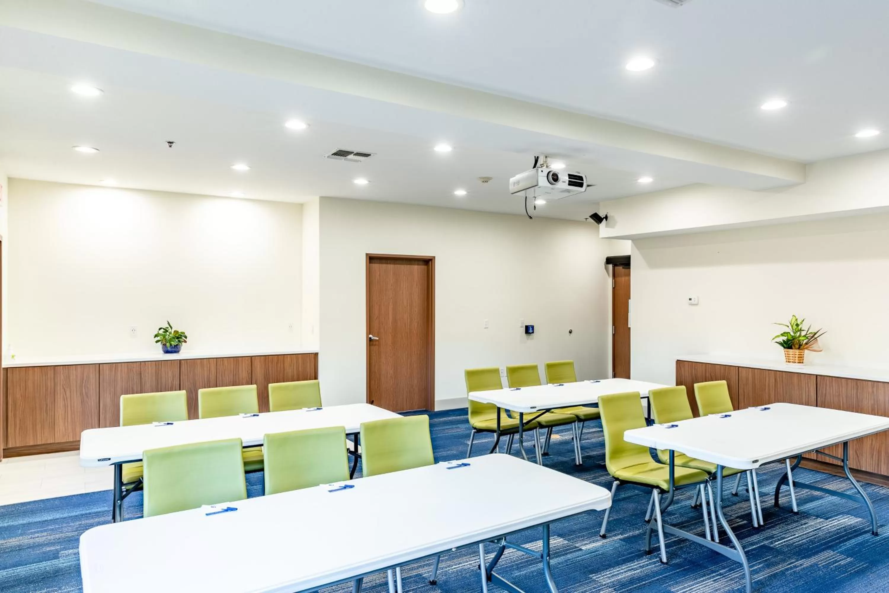 Meeting/conference room in Holiday Inn Express Hereford by IHG