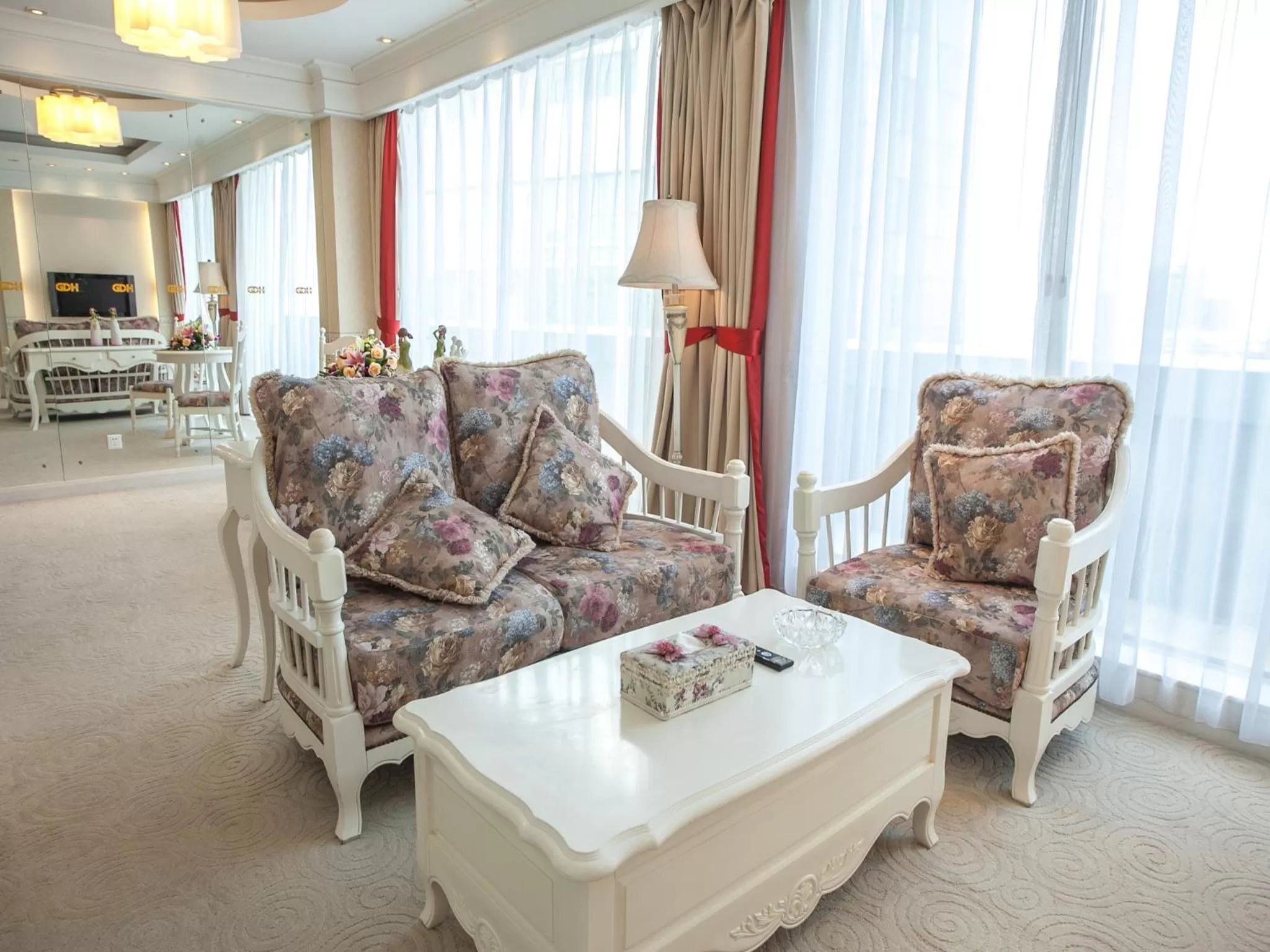 Seating area in Hua Shi Hotel