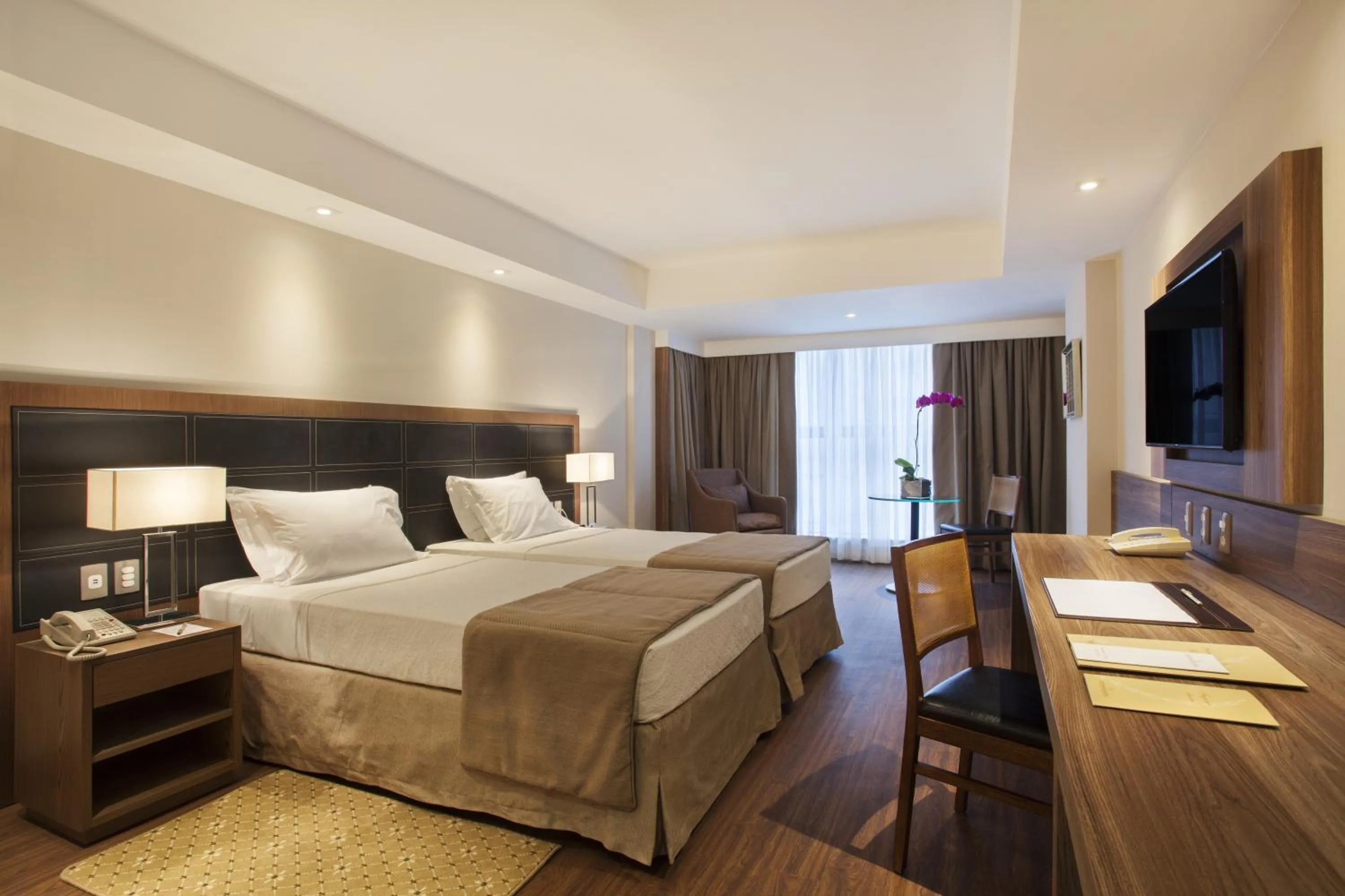 Photo of the whole room, Bed in Windsor Oceanico Hotel