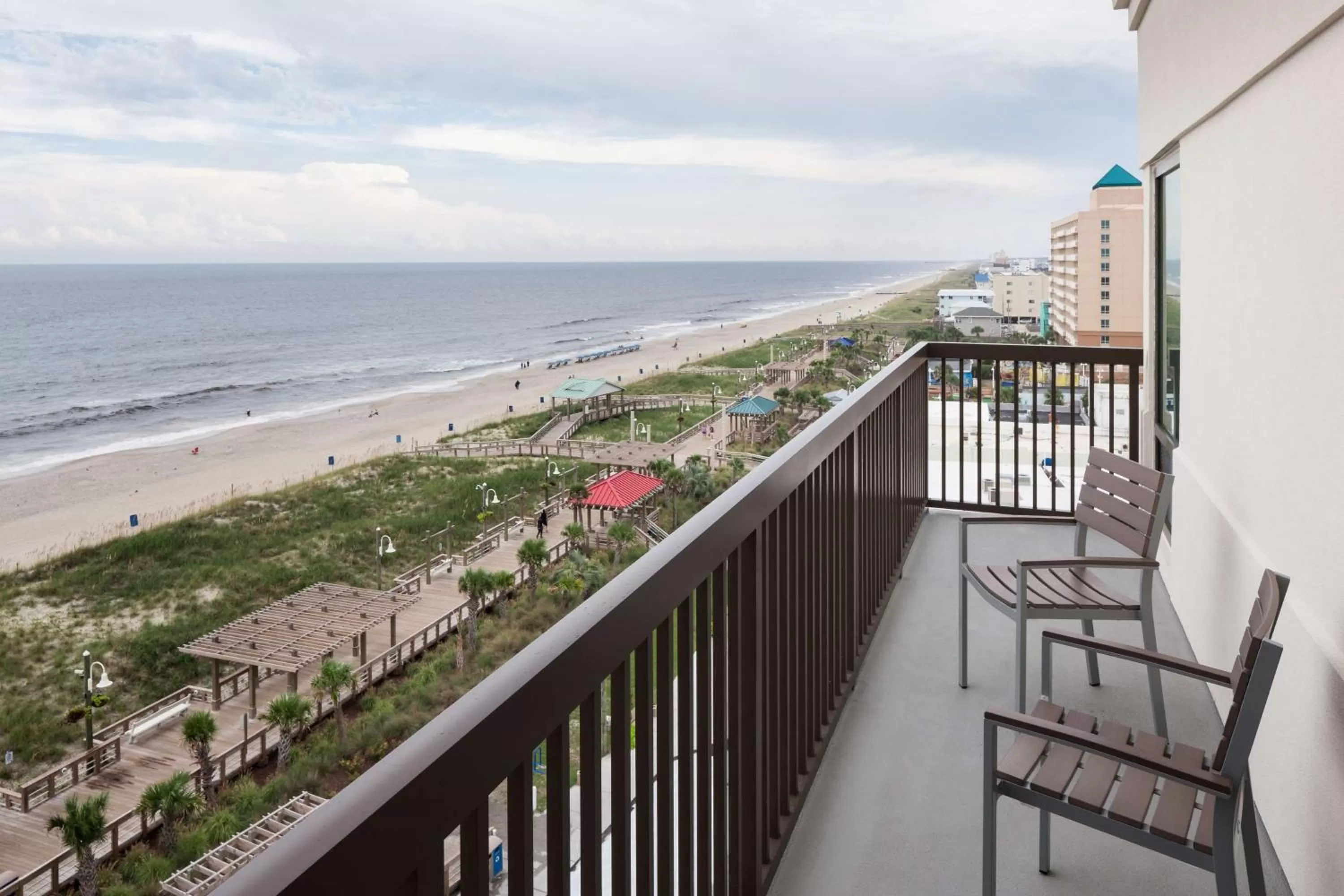 Bed in Hampton Inn & Suites by Hilton Carolina Beach Oceanfront