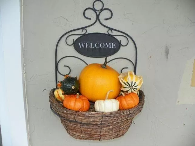 Decorative detail in Lakeview Motel & Cottage