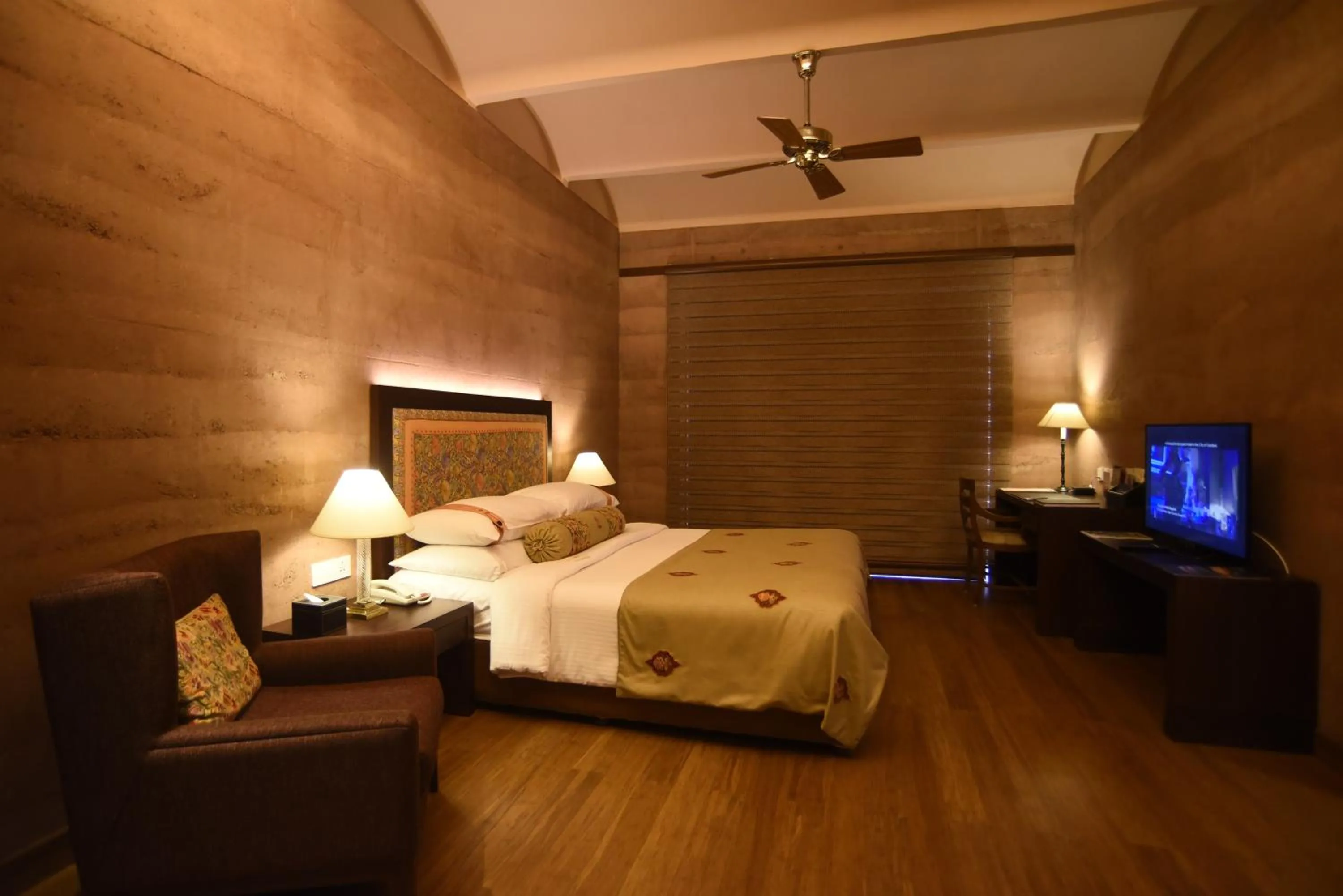 Photo of the whole room, Bed in The Lalit Mangar