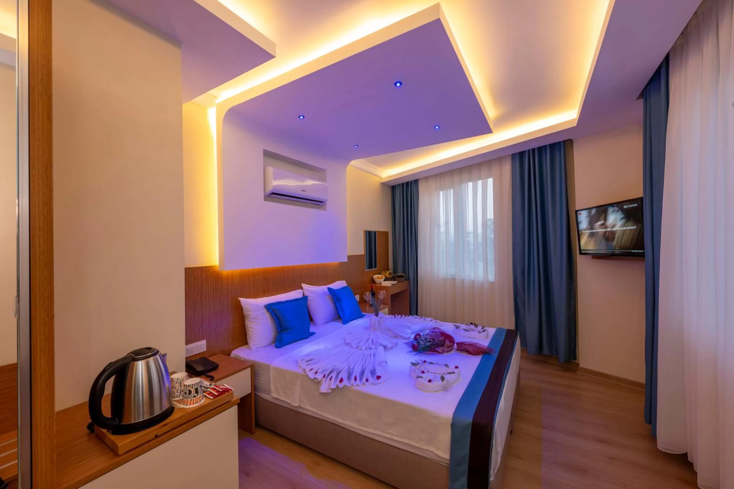 Photo of the whole room, Bed in DIAMOND luxury Hotel