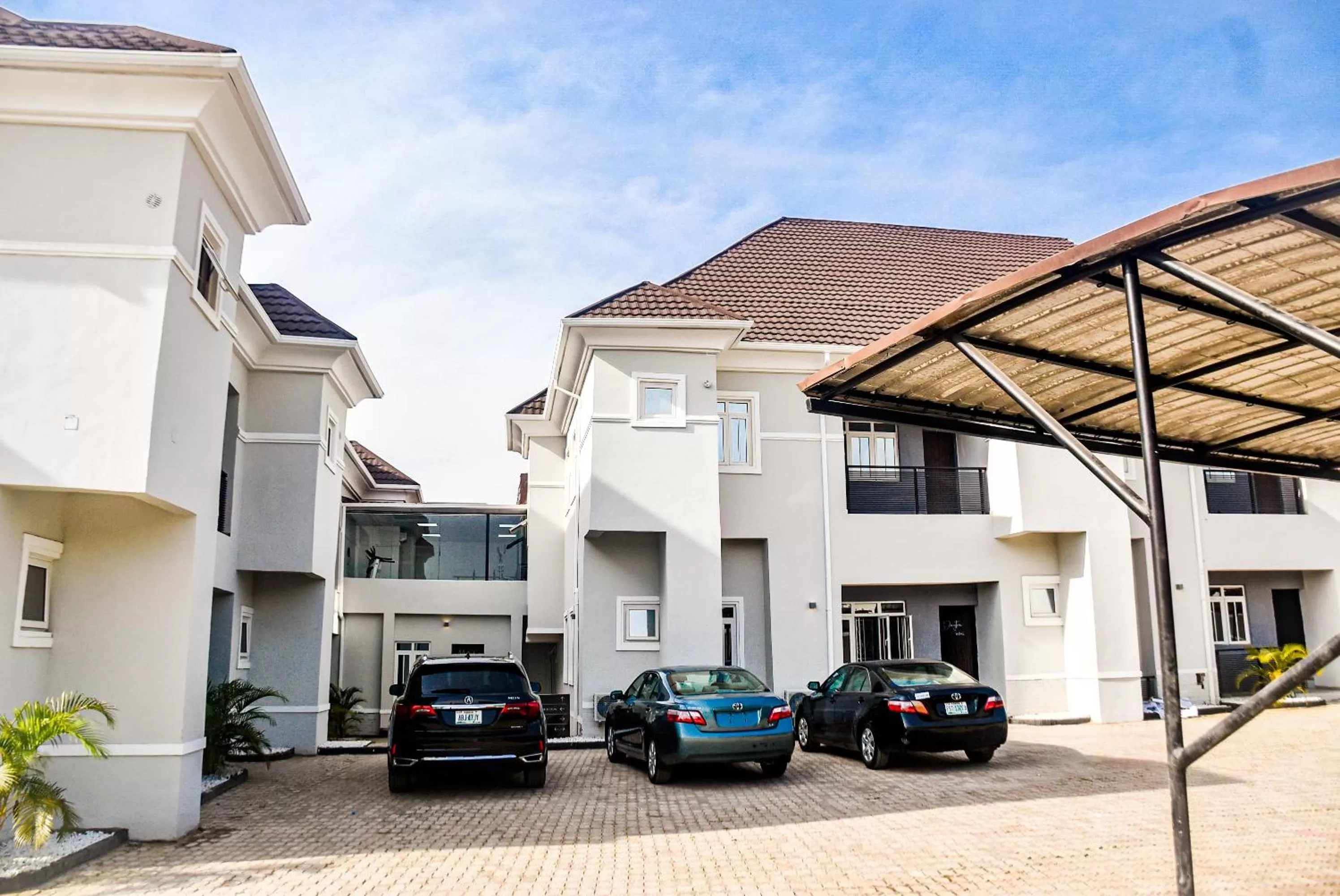 Property building in Whytescape Serviced Apartments