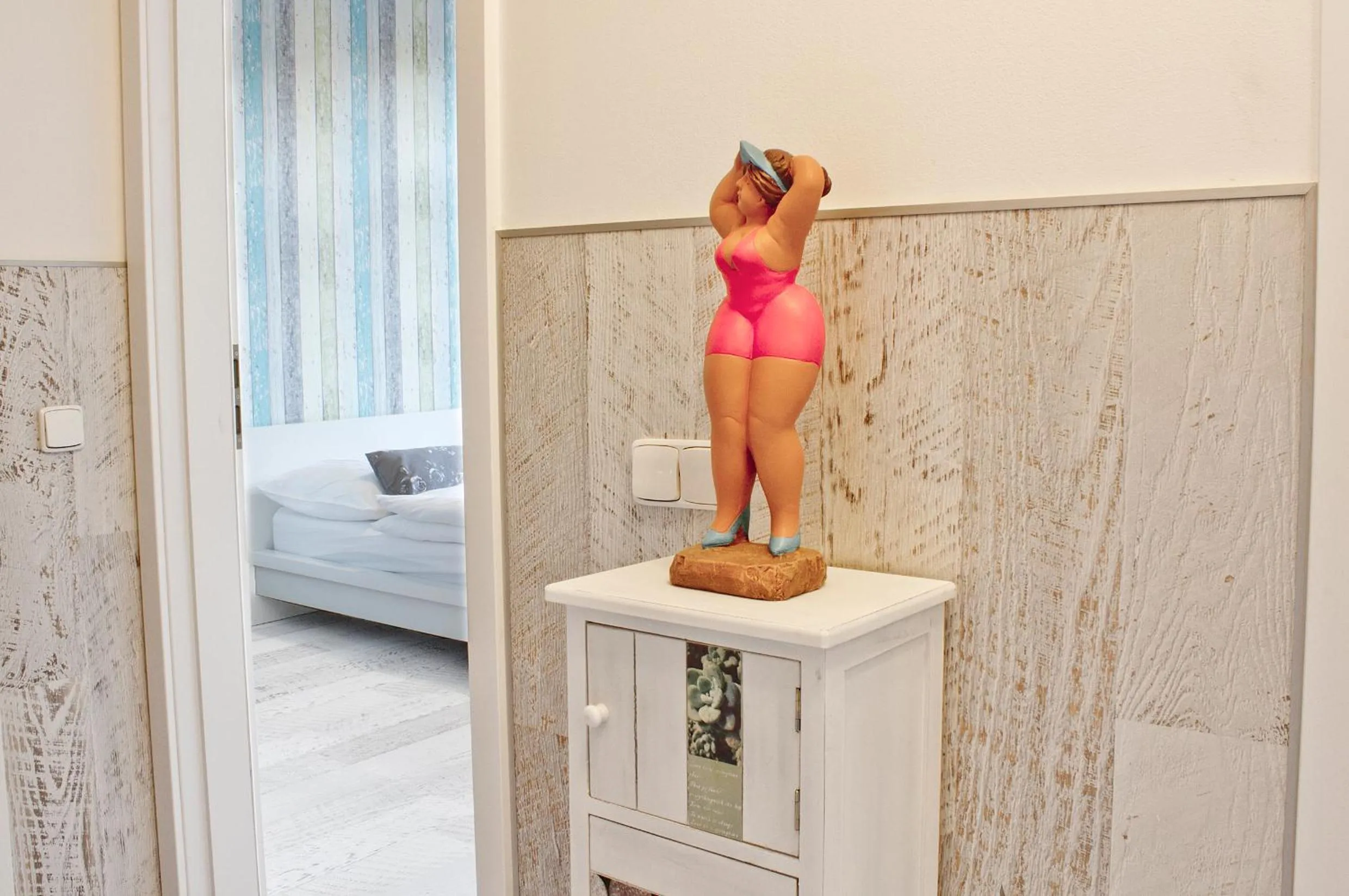 Staff, Bed in Royal Court Legerova