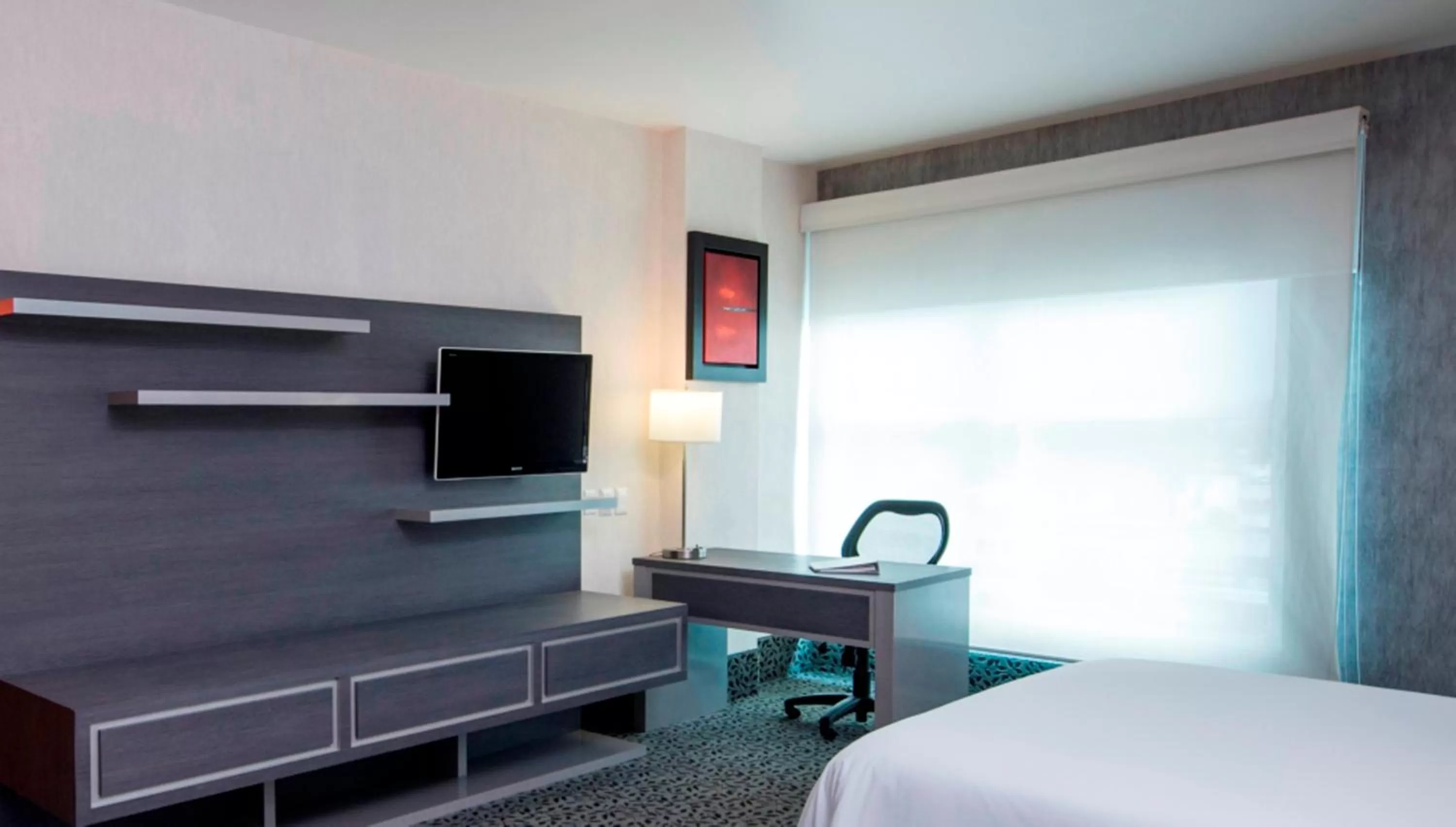 Photo of the whole room, Bed in Holiday Inn Express & Suites Queretaro by IHG
