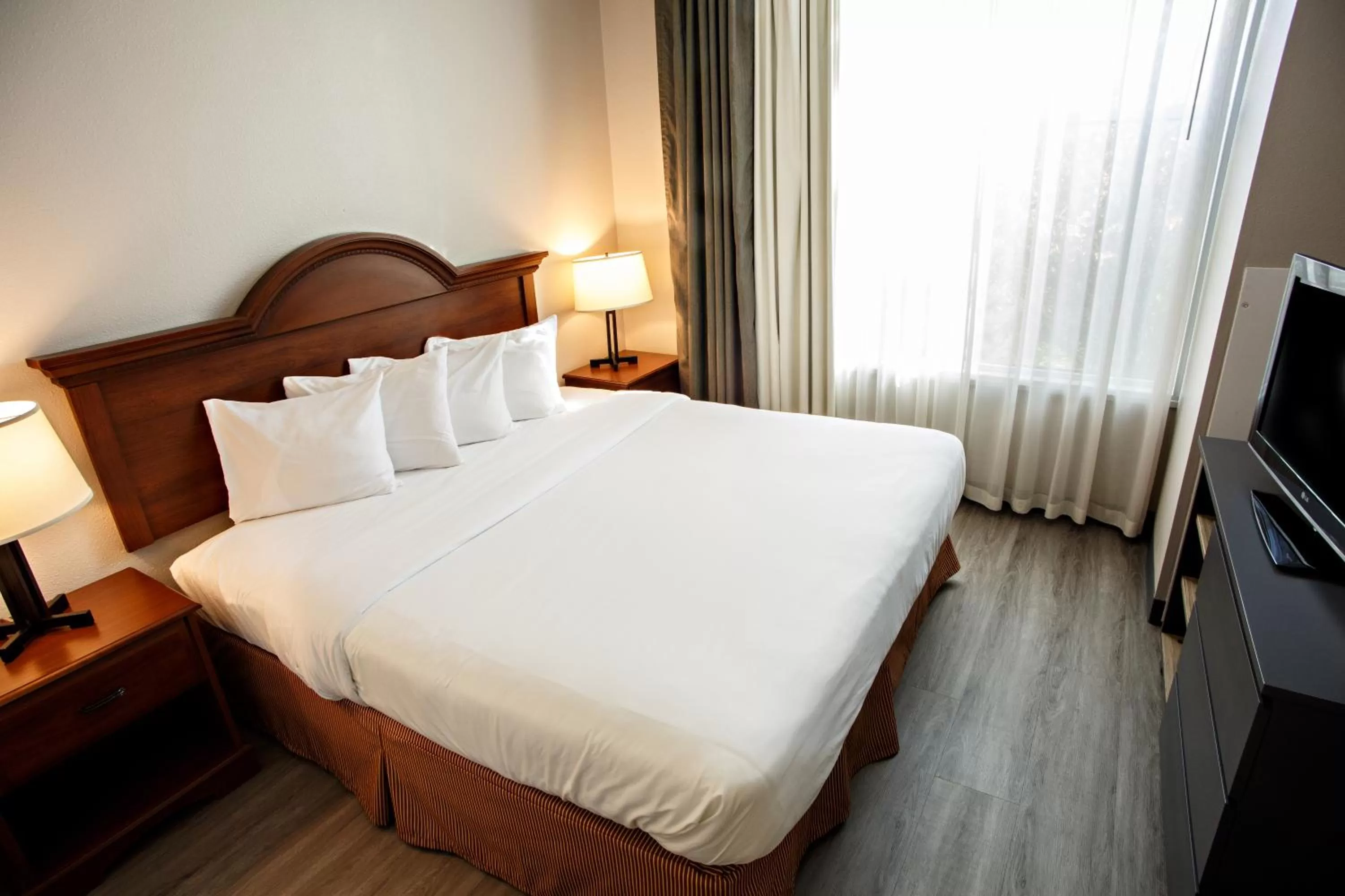 Bed in Country Inn & Suites by Radisson, Harrisburg West Mechanicsburg