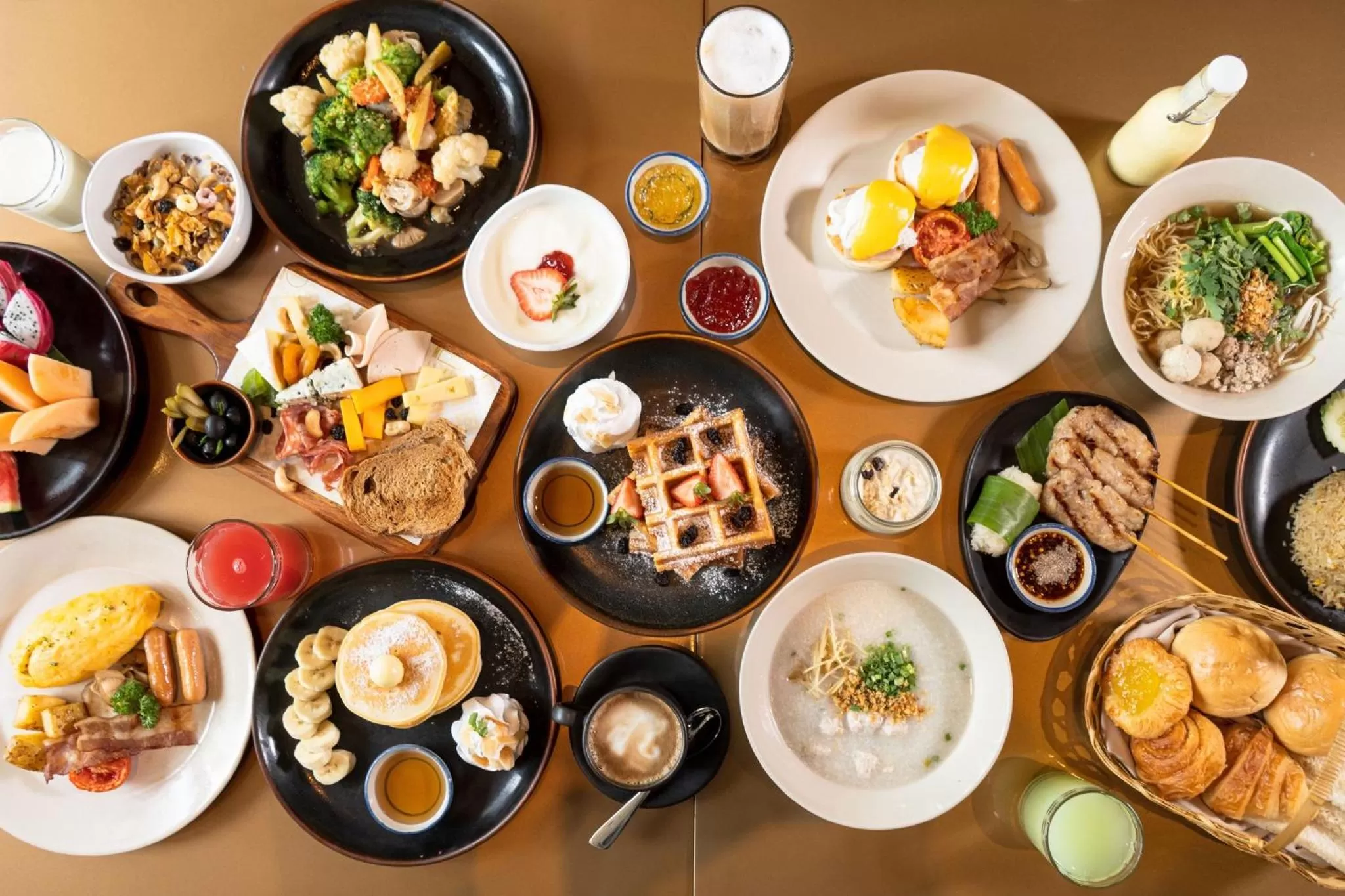 Restaurant/places to eat in Hotel Indigo Bangkok Wireless Road by IHG