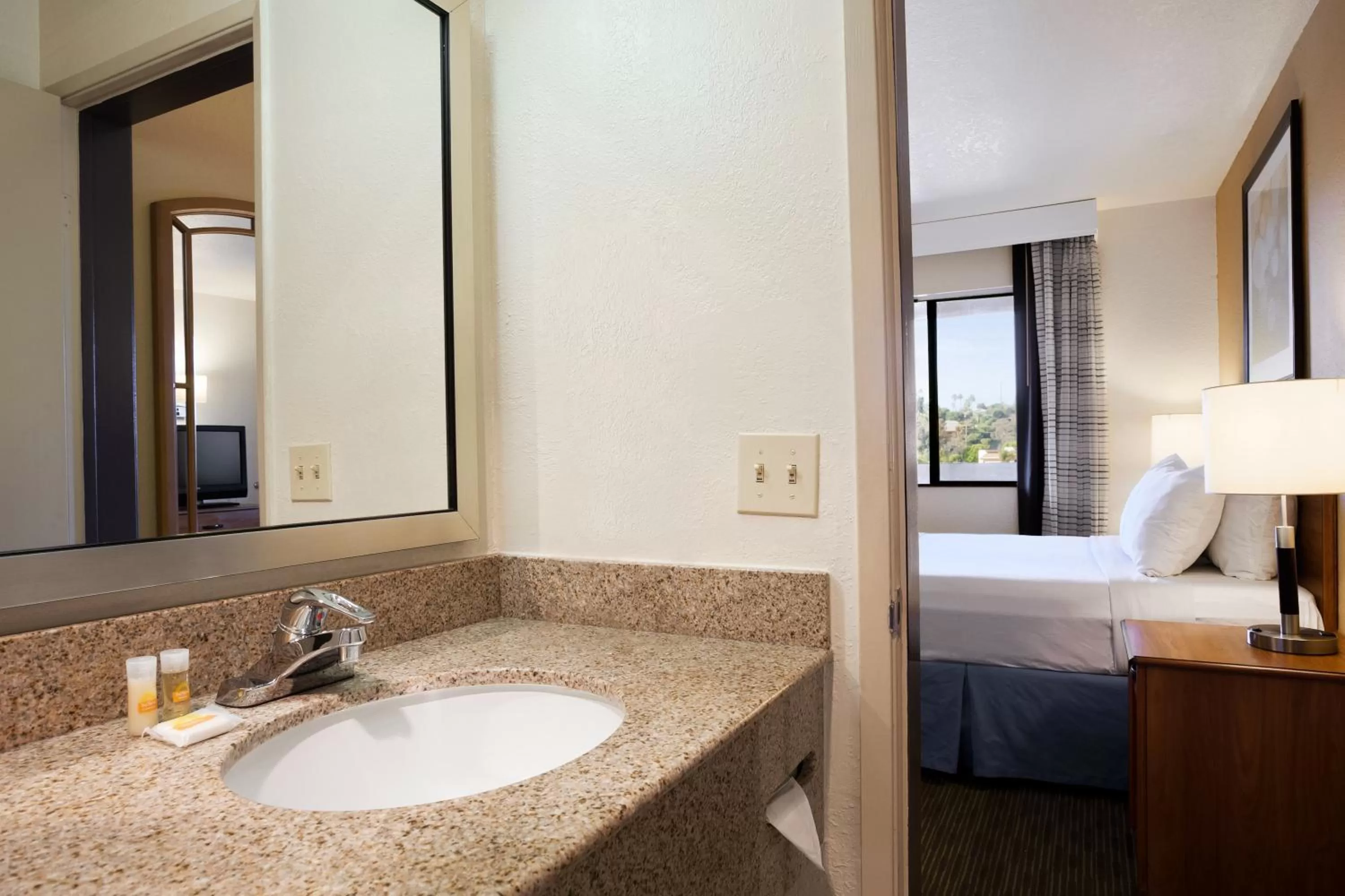 Queen Room - Non-Smoking in Days Inn by Wyndham Encinitas Moonlight Beach