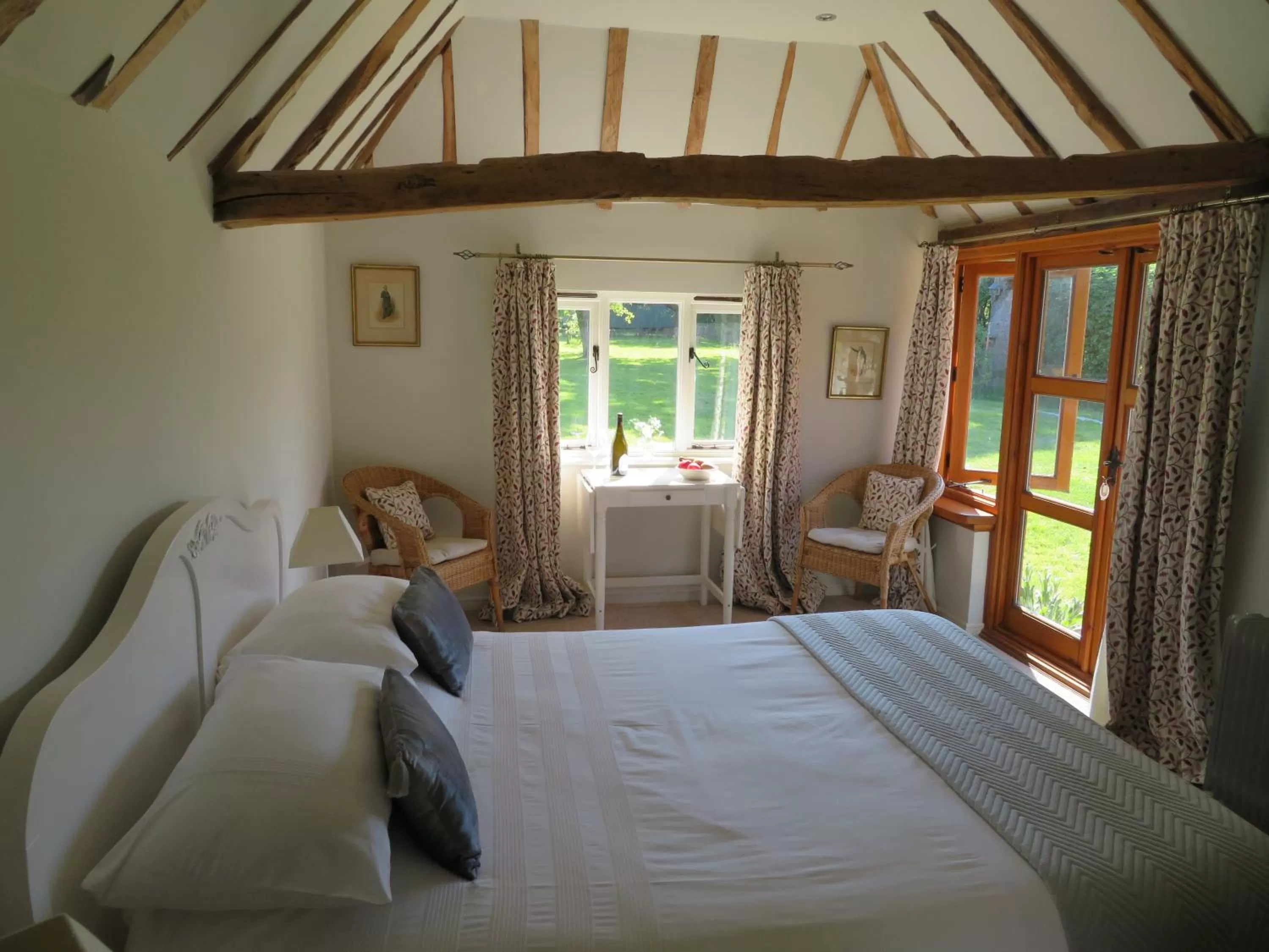 Bed in Wilderness B&B 3 Self Contained Rooms Nr Sissinghurst